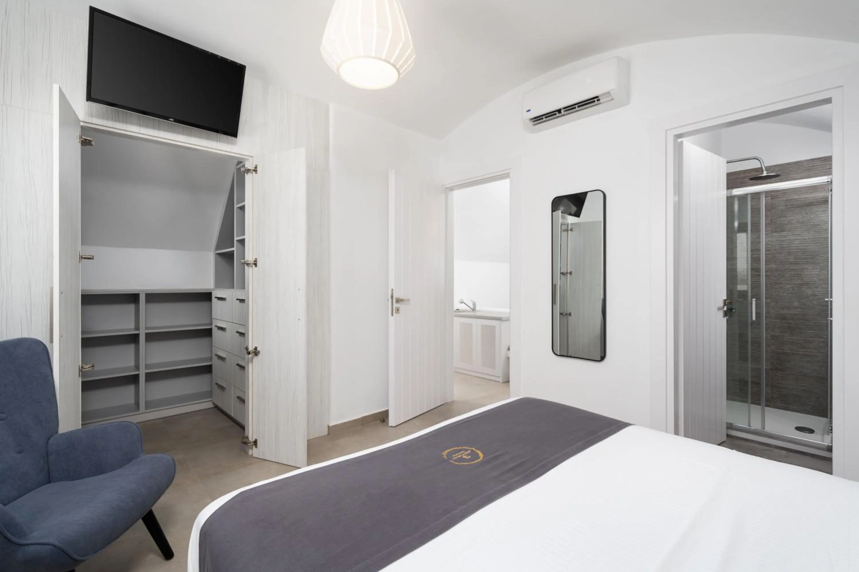 TV and multimedia in Aegean Melody Suites & Villas