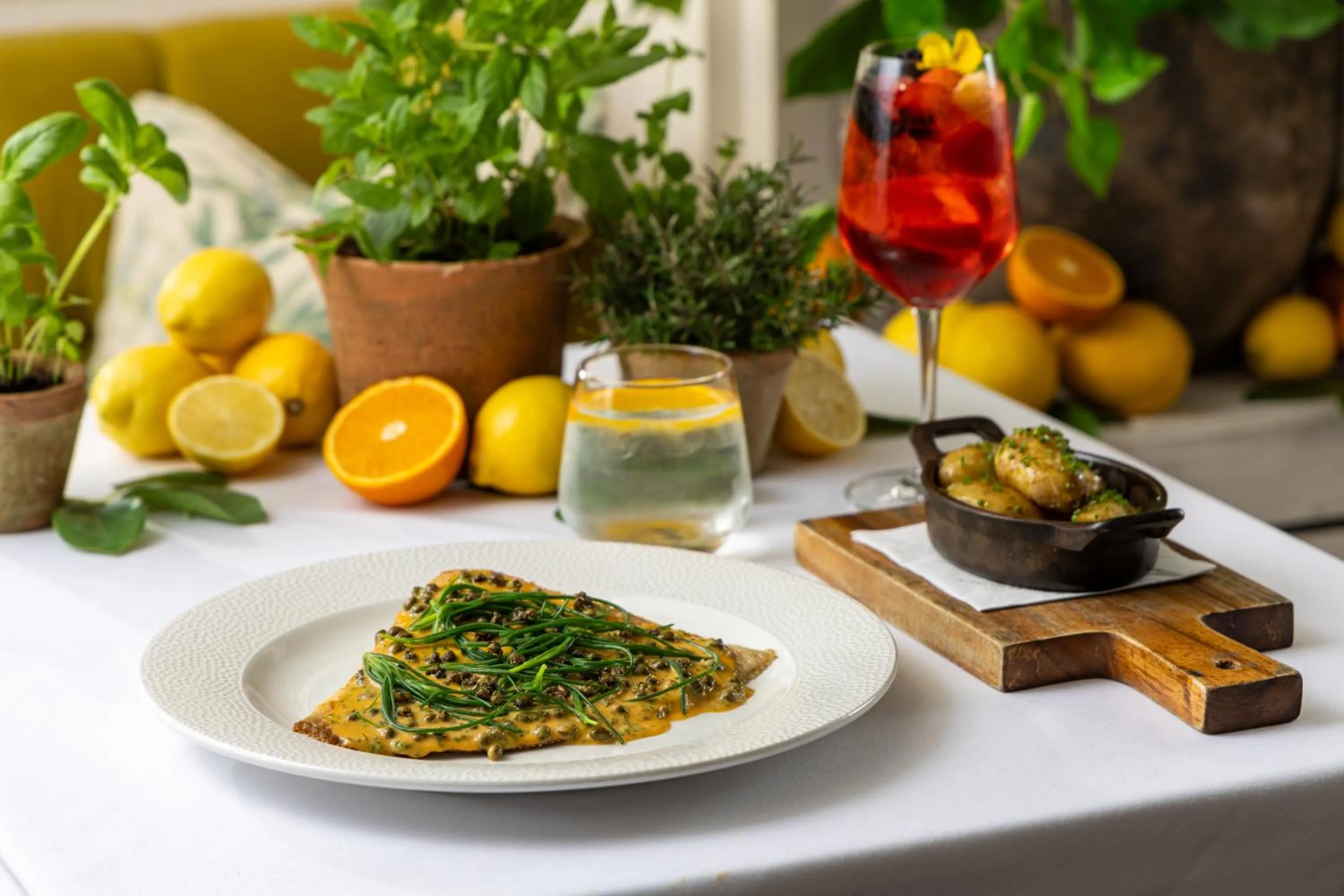 Restaurant/places to eat in Roslin Beach Hotel