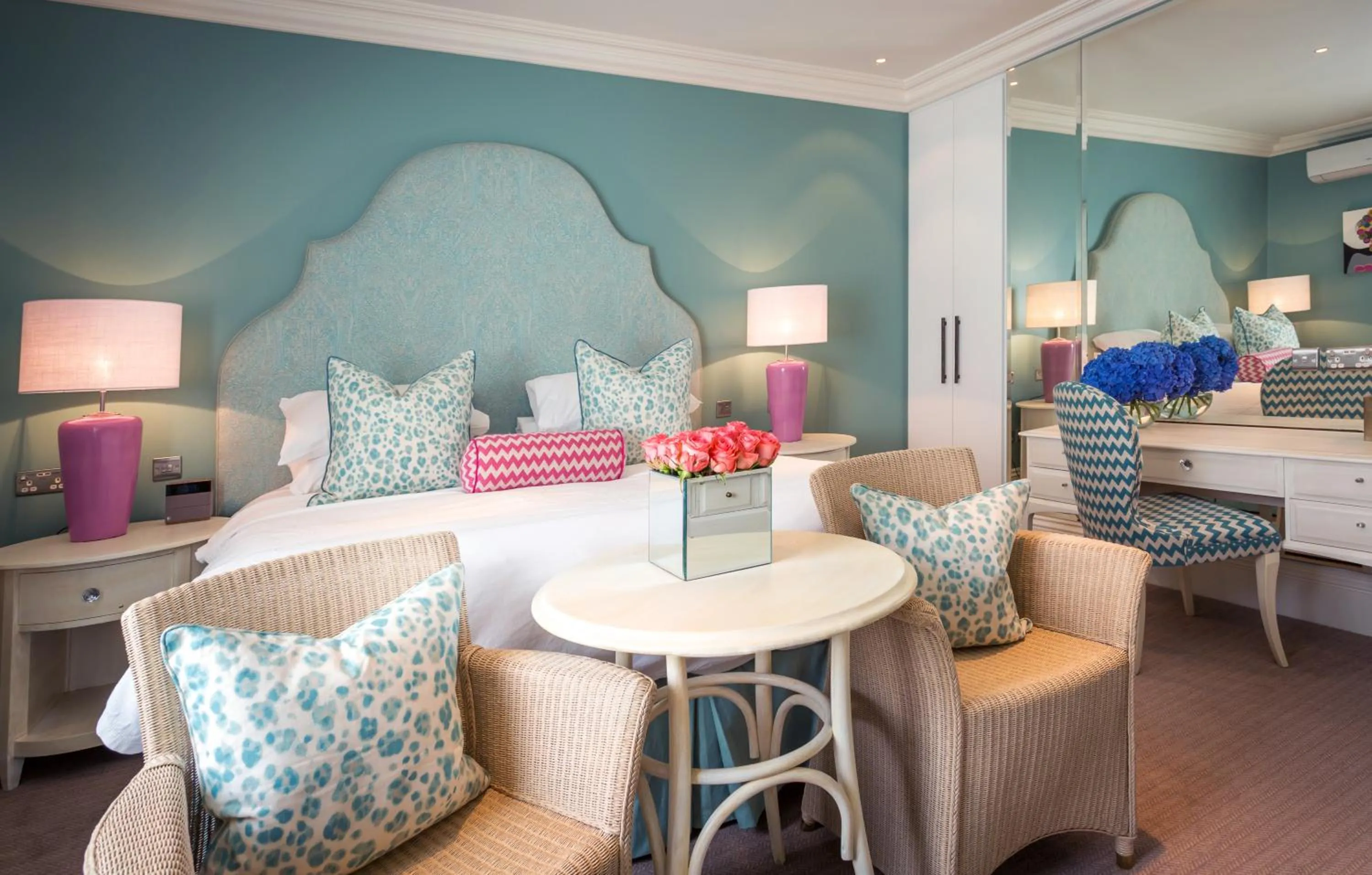 Bed in Roslin Beach Hotel