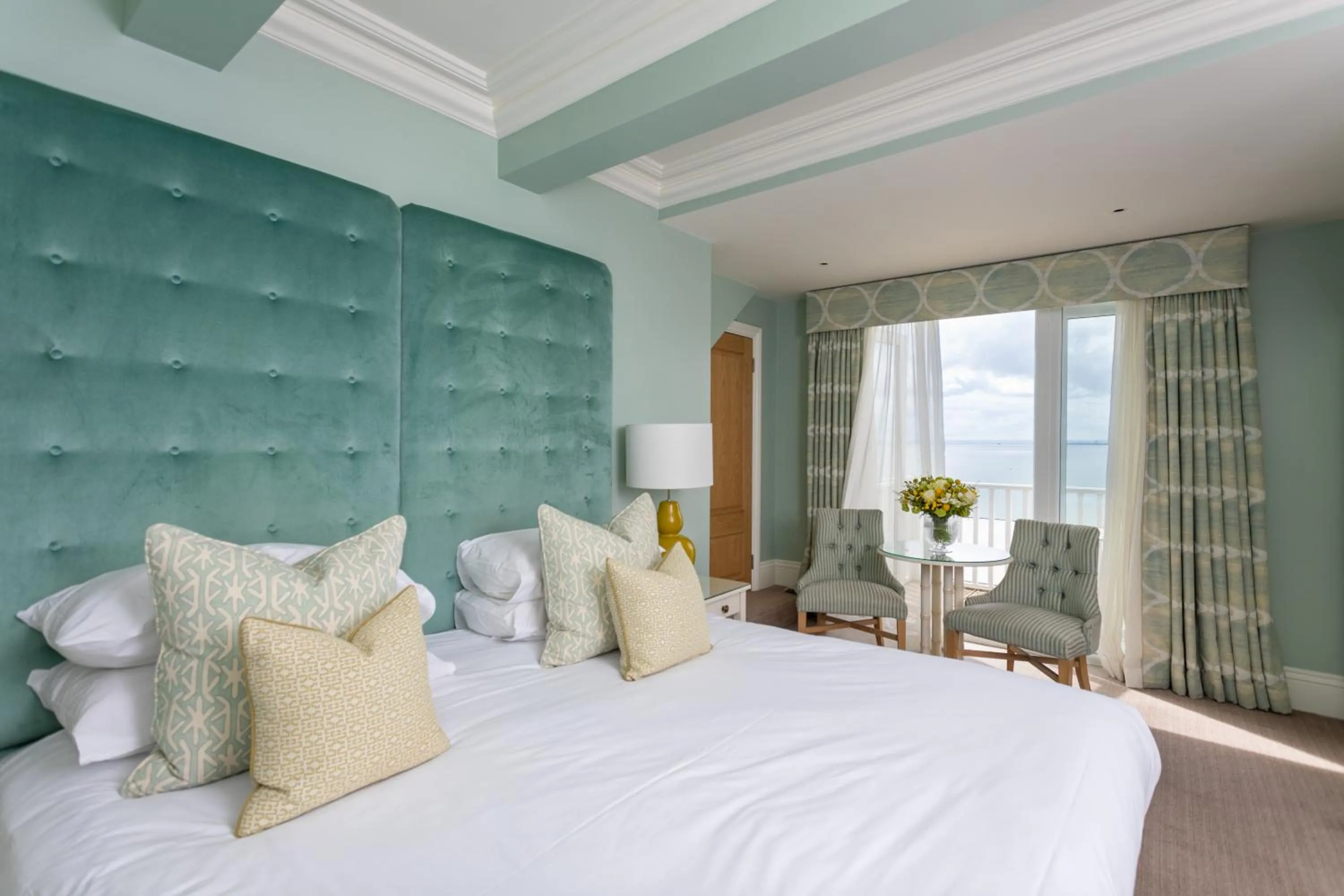 Photo of the whole room, Bed in Roslin Beach Hotel