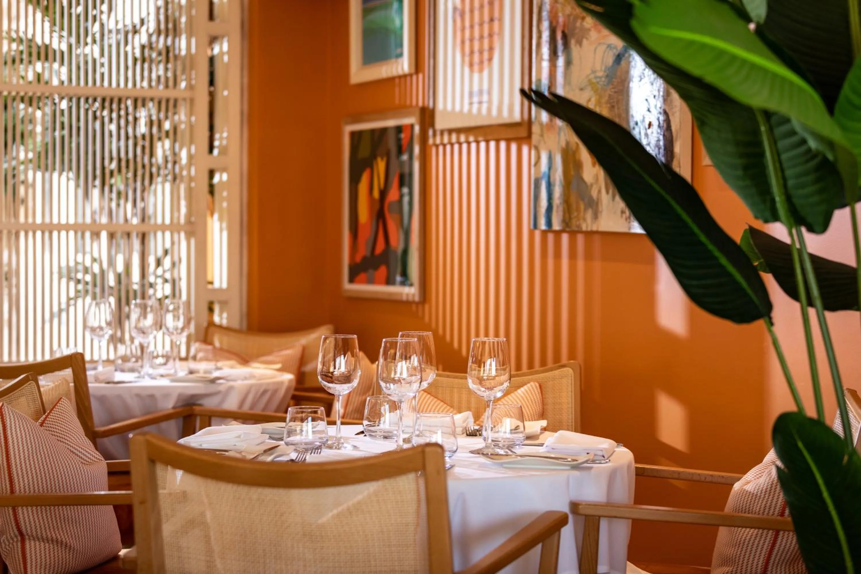 Restaurant/places to eat in Roslin Beach Hotel