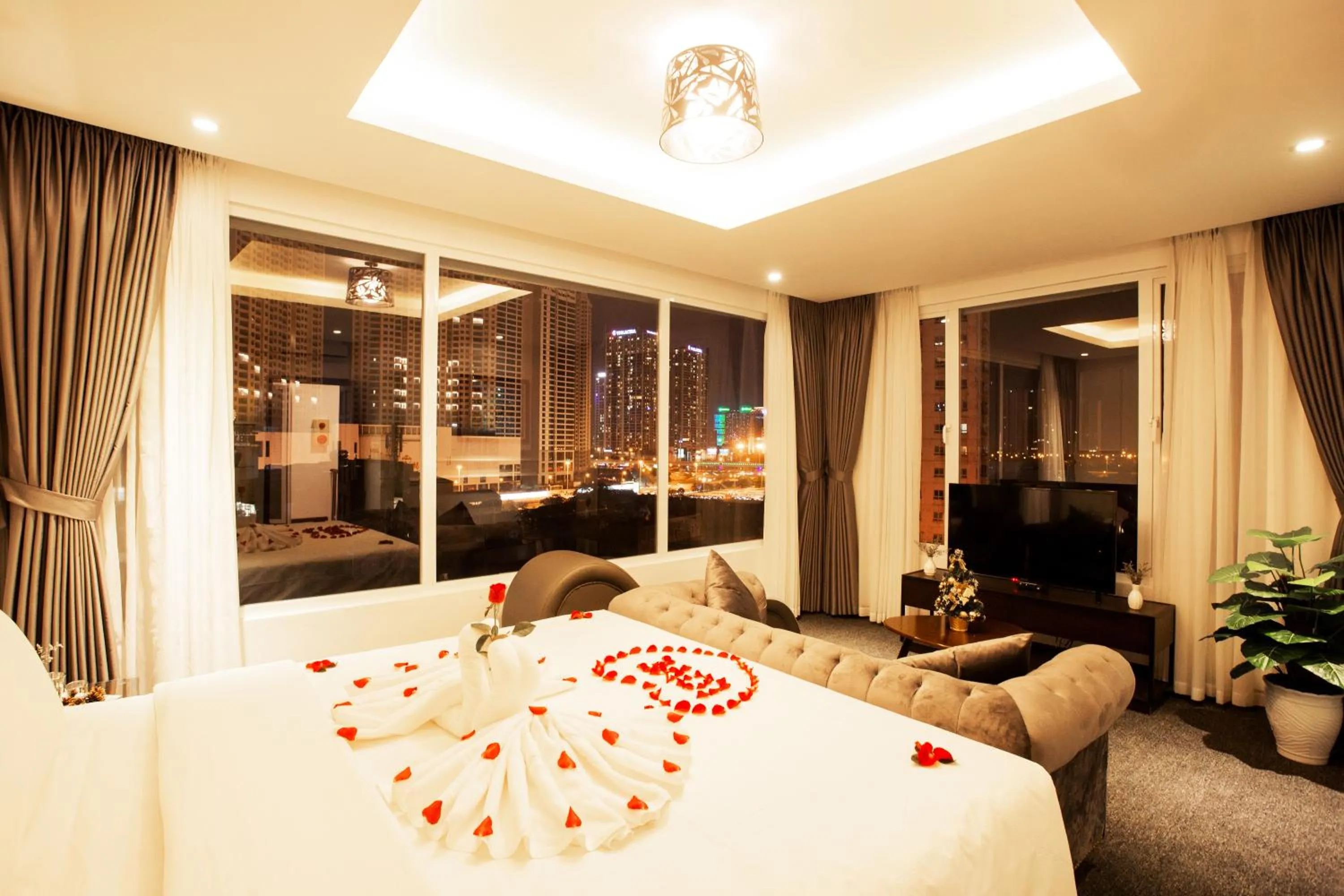 Property building, Bed in Adeline Hotel Hanoi