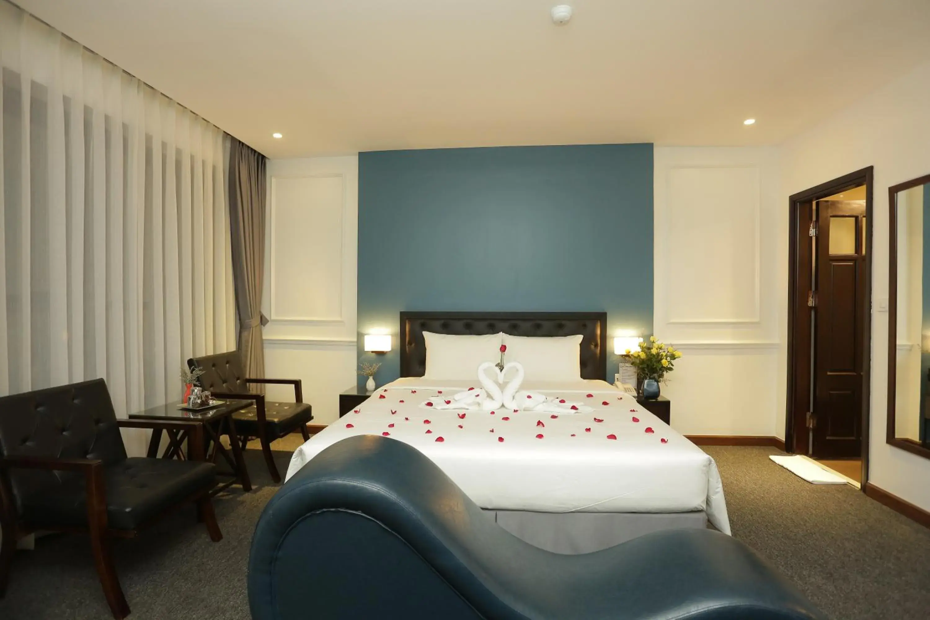 City view, Bed in Adeline Hotel Hanoi City view, Bed in Adeline Hotel Hanoi