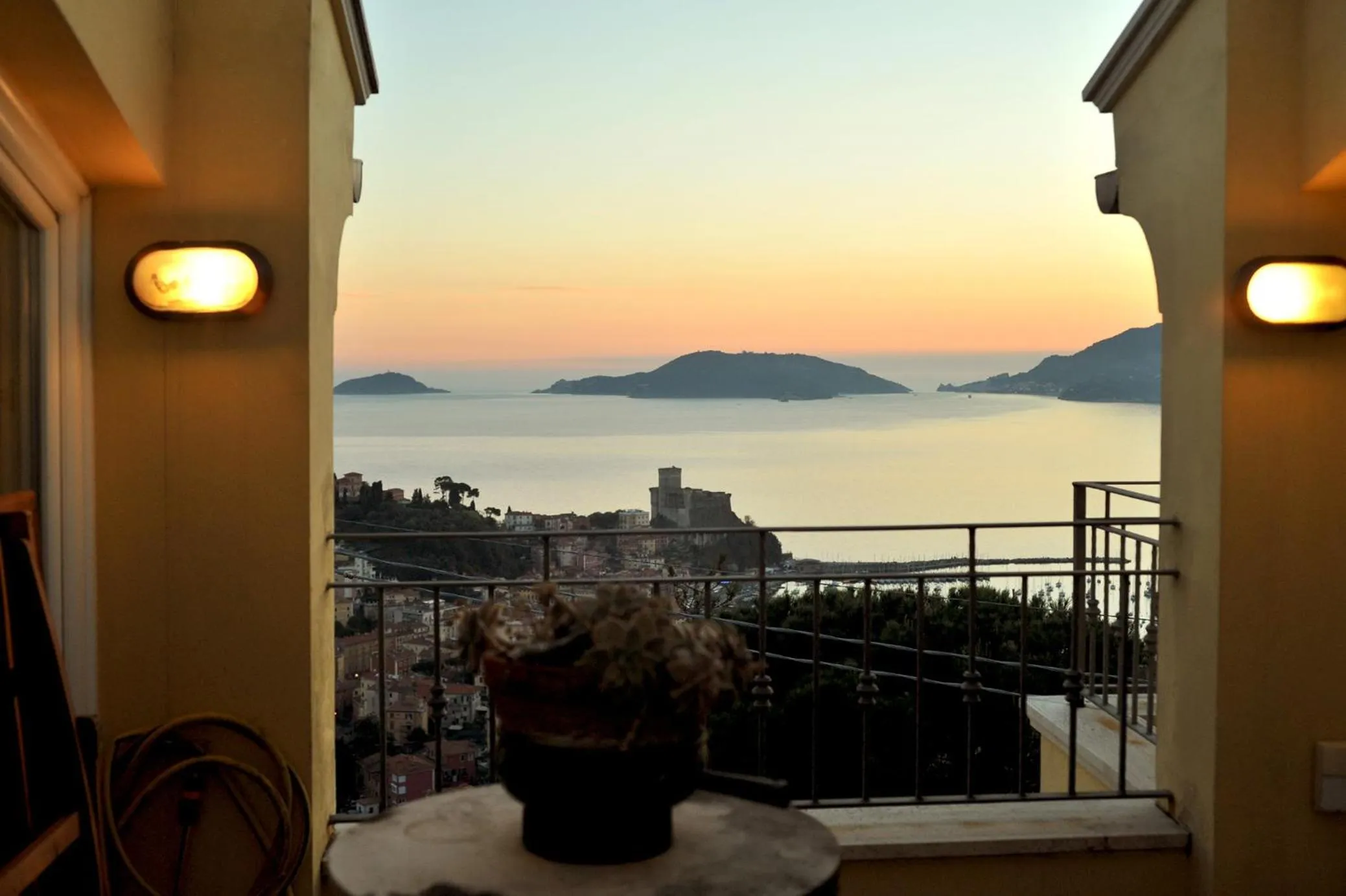 Sea view in IL golfo artisti e poeti villa thea