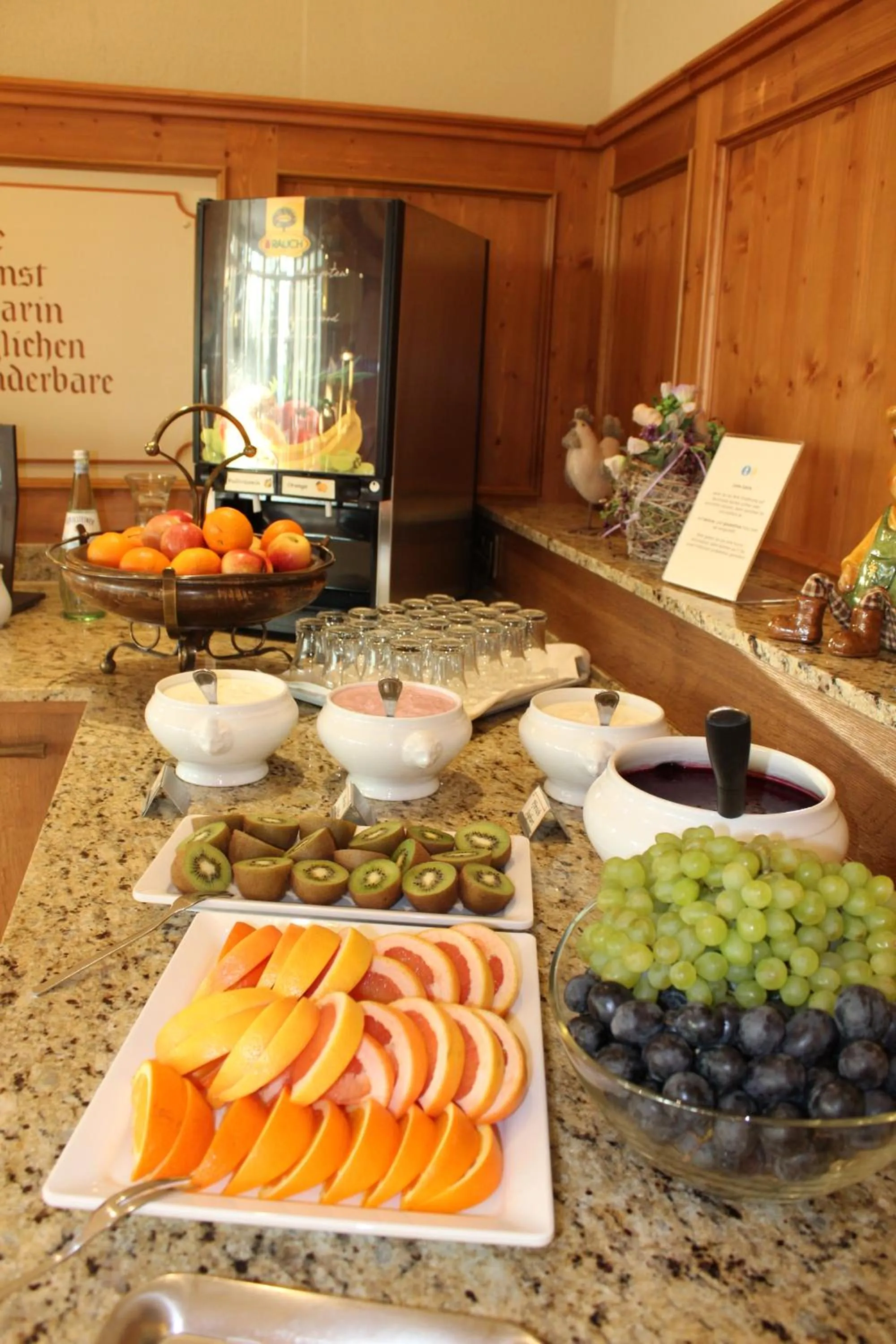 Buffet breakfast in Parkhotel Margaretenhof