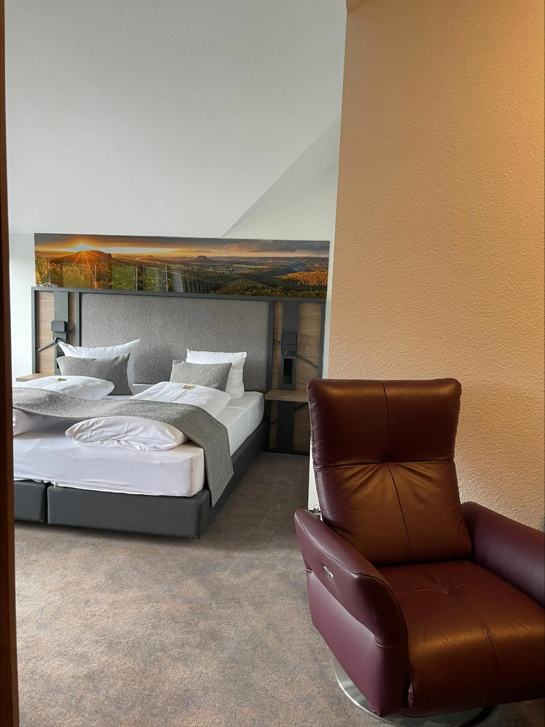 Seating area, Bed in Parkhotel Margaretenhof