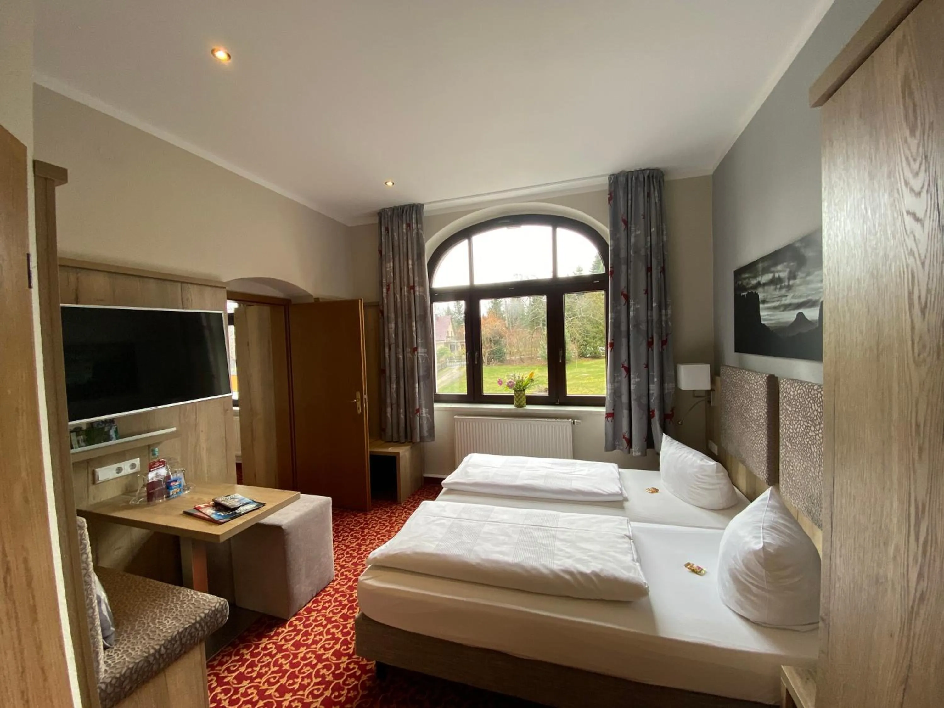 Photo of the whole room, Bed in Parkhotel Margaretenhof