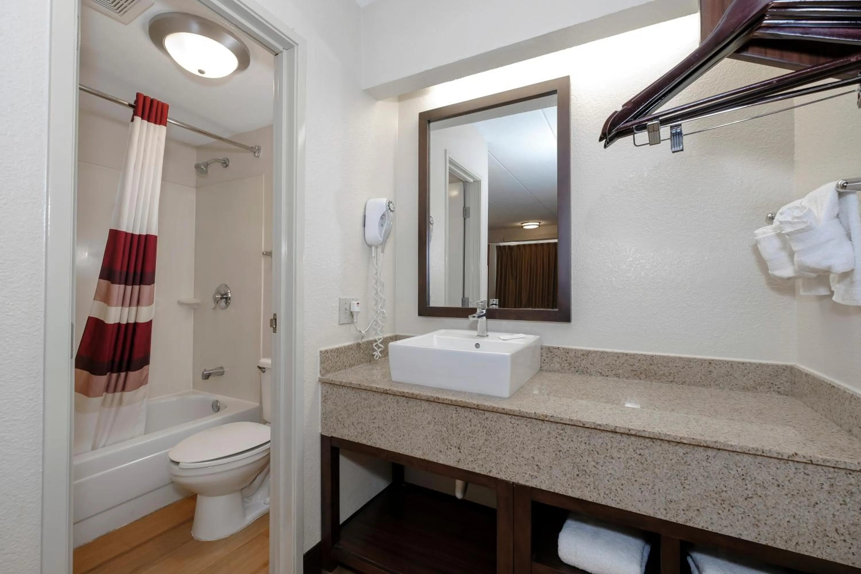 Bathroom in Red Roof Inn Aberdeen