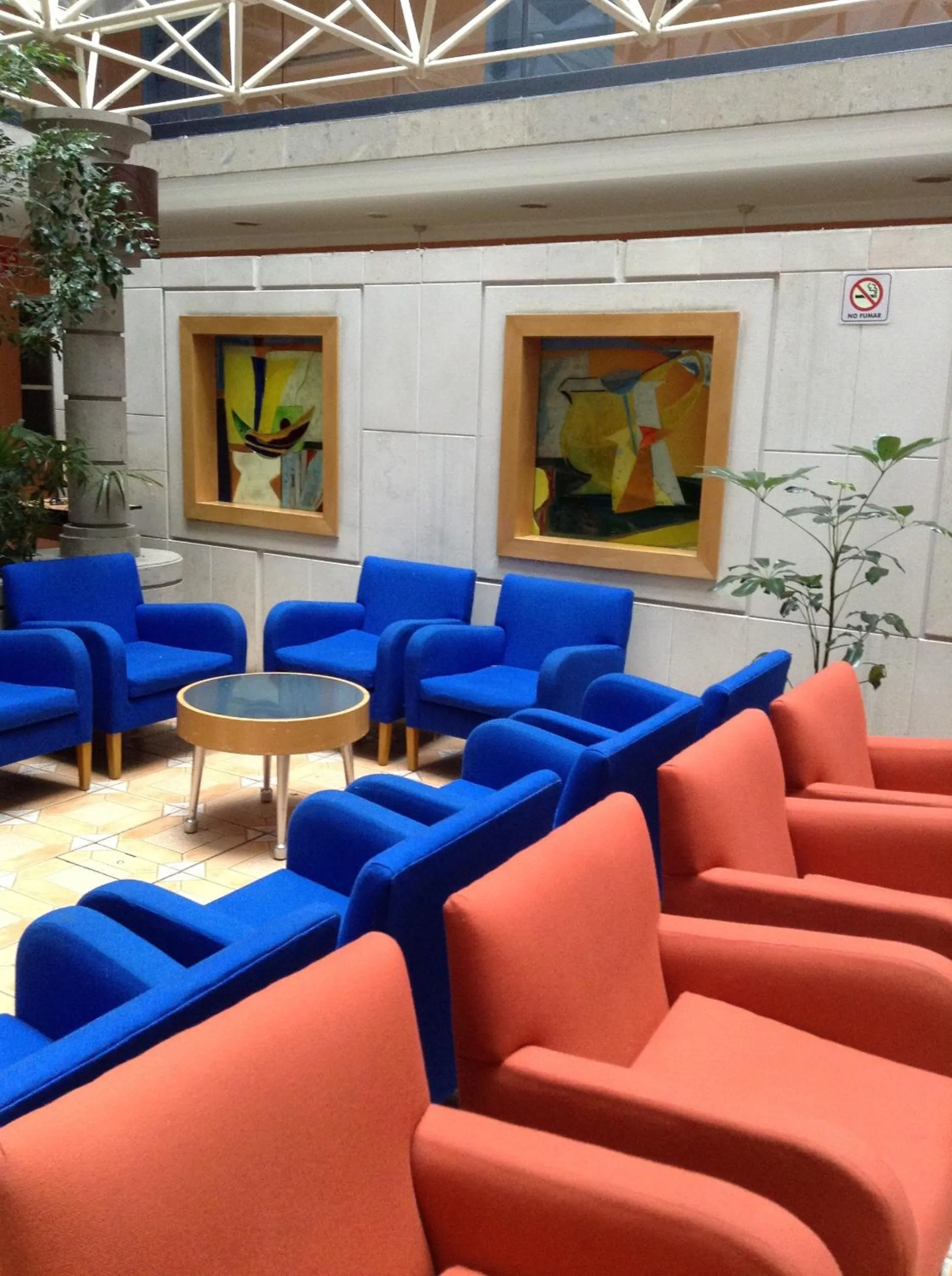 Communal lounge/ TV room in Hotel Azores