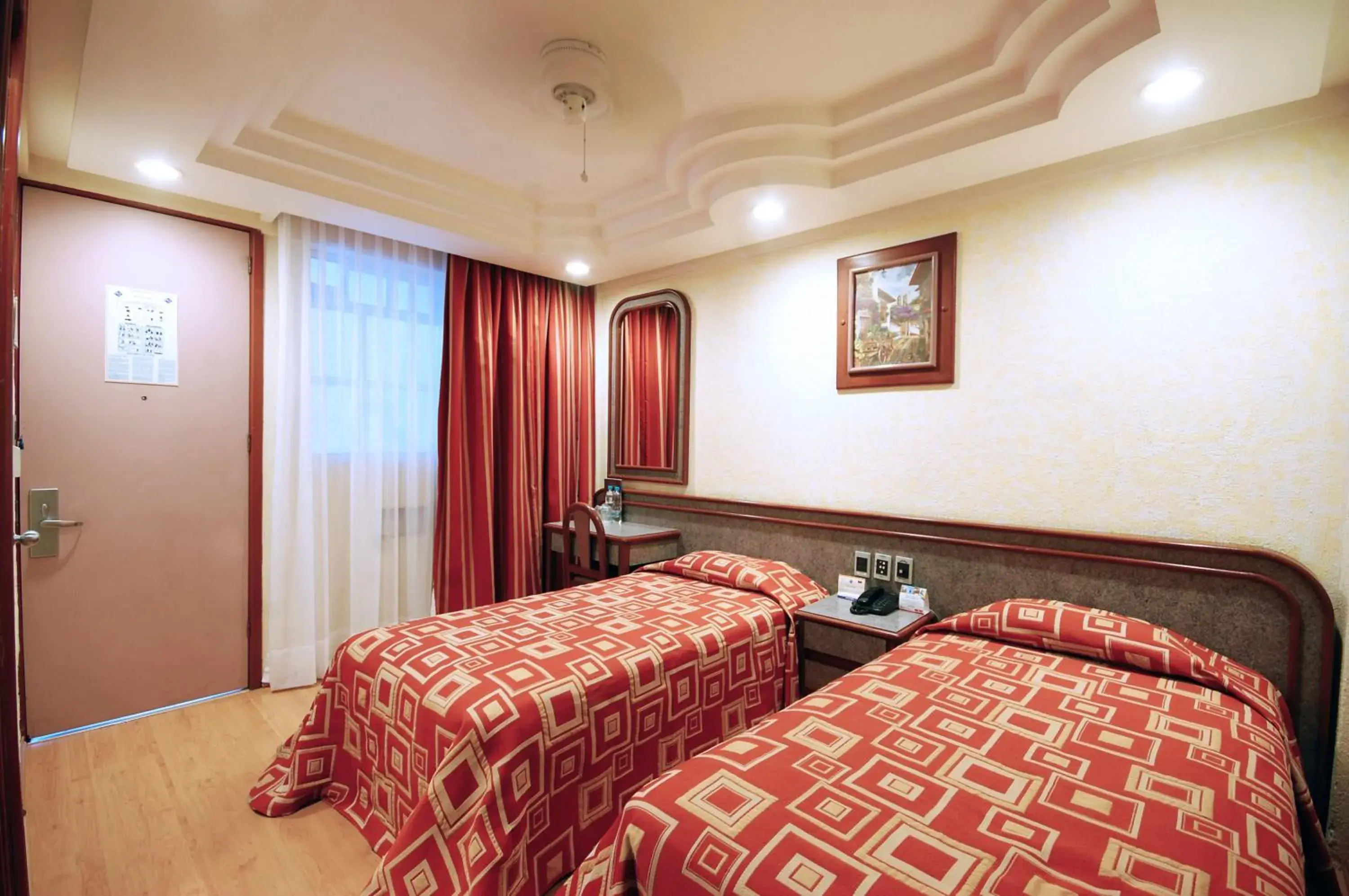 Twin Room in Hotel Azores Twin Room in Hotel Azores