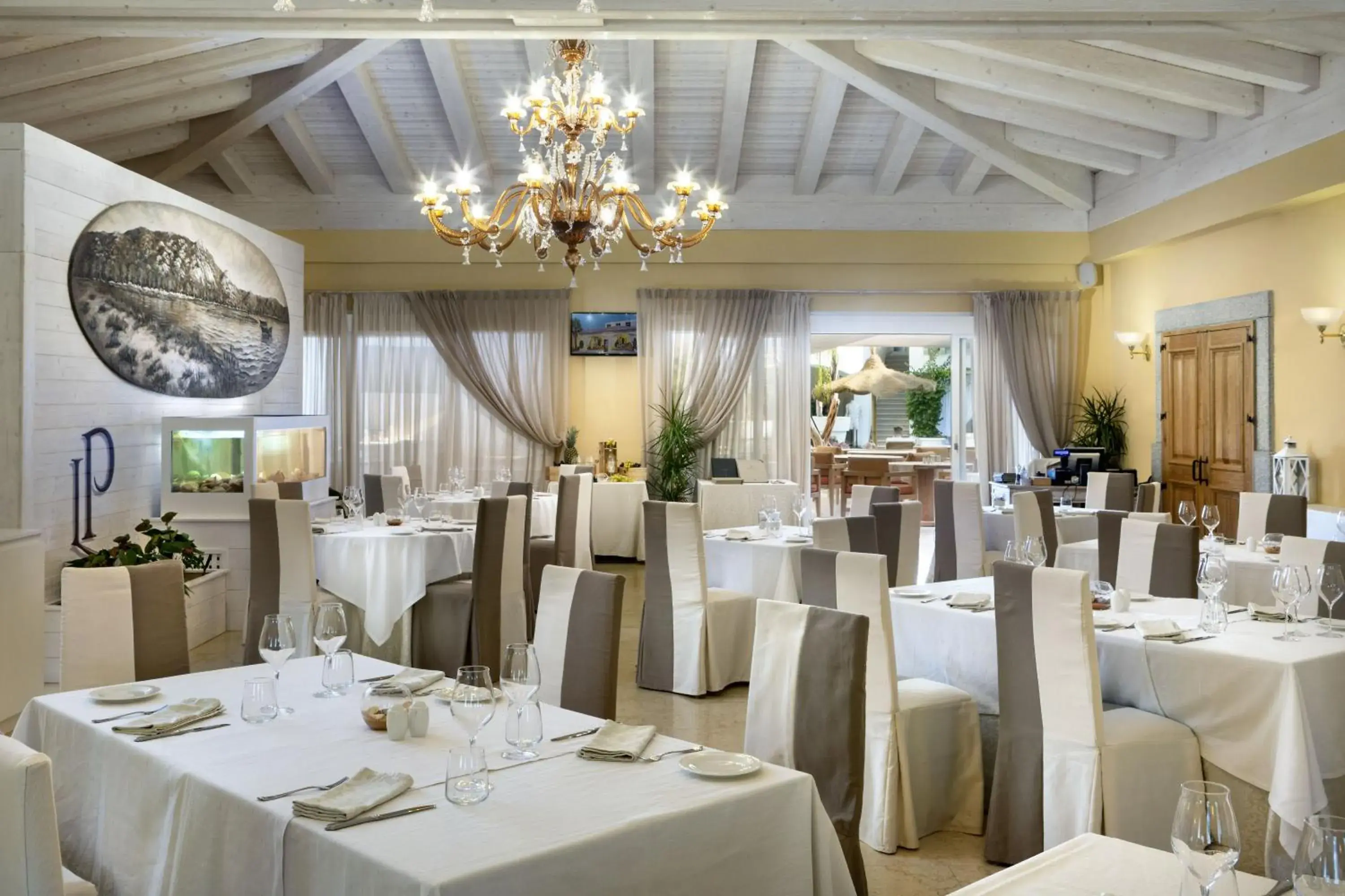 Restaurant/places to eat in Grand Hotel Cannigione Restaurant/places to eat in Grand Hotel Cannigione
