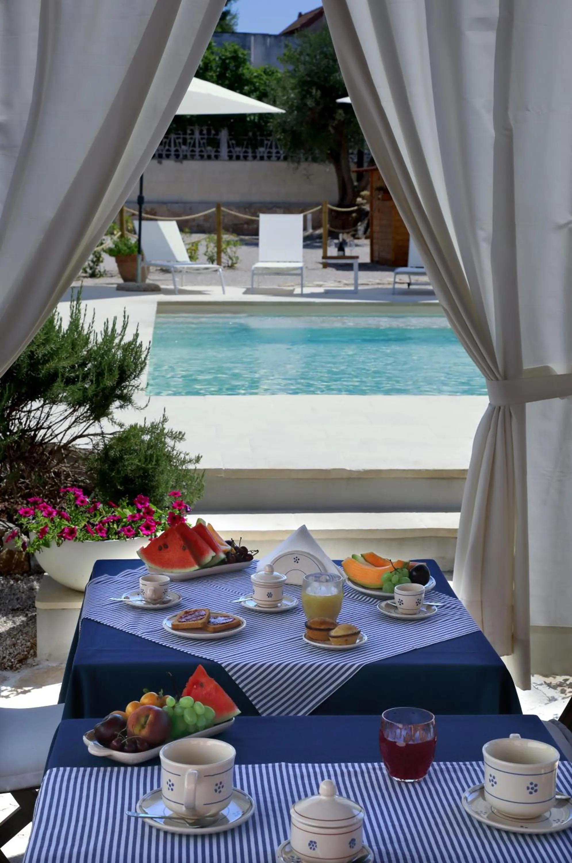 Swimming pool in B&B Happy Days Golfo di Gallipoli