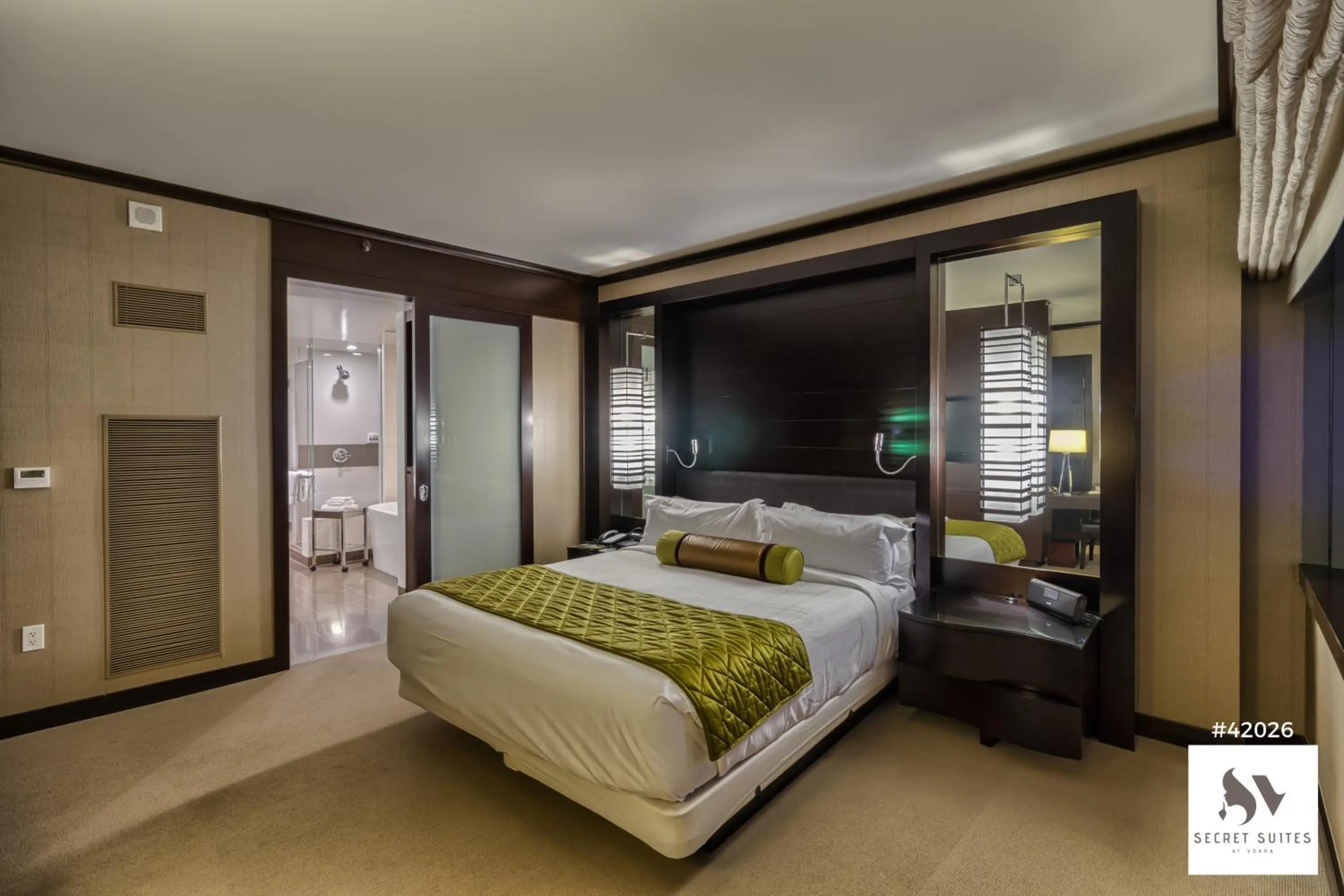Photo of the whole room, Bed in Secret Suites At Vdara