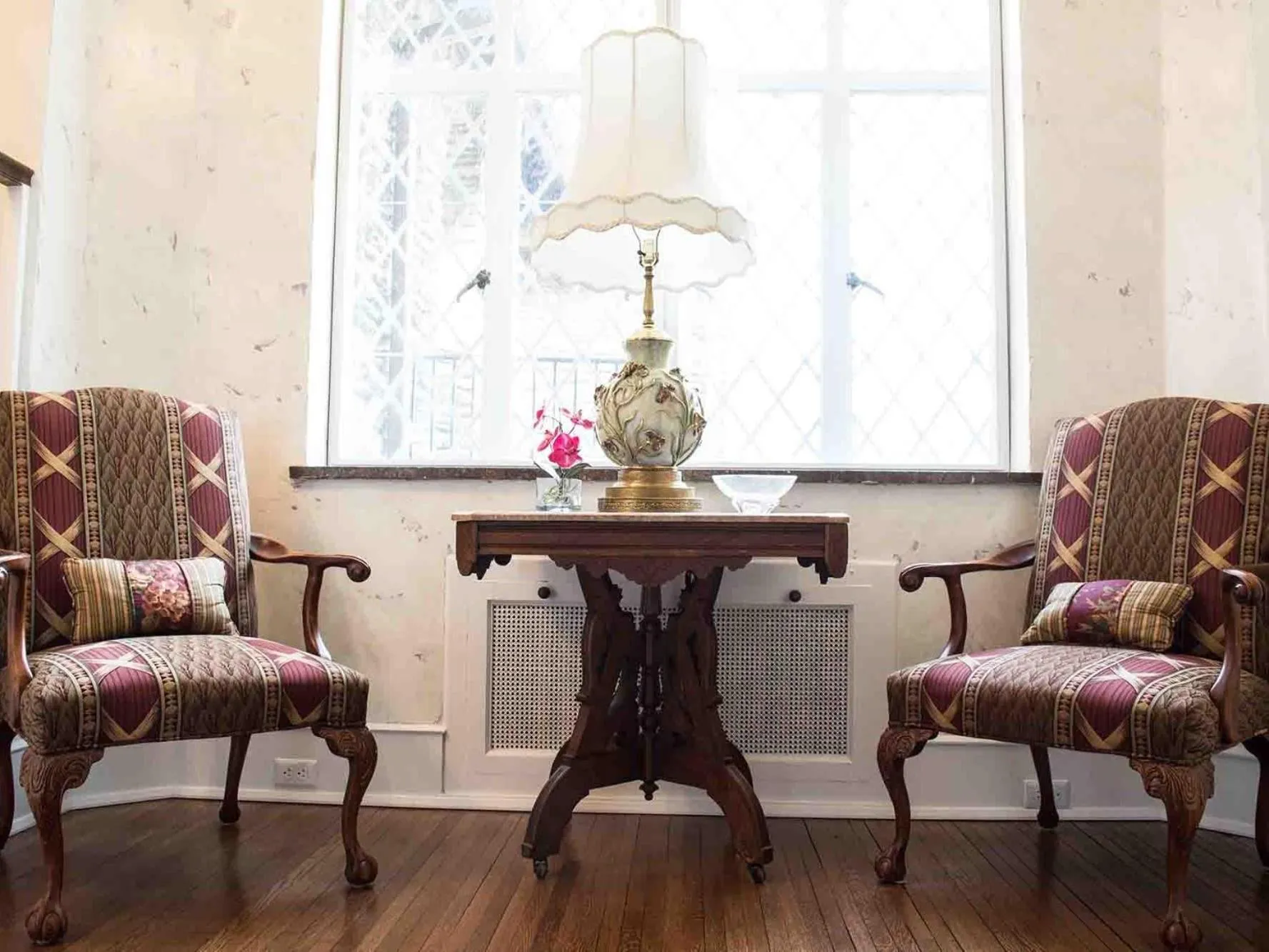 Living room in The Manor on Front