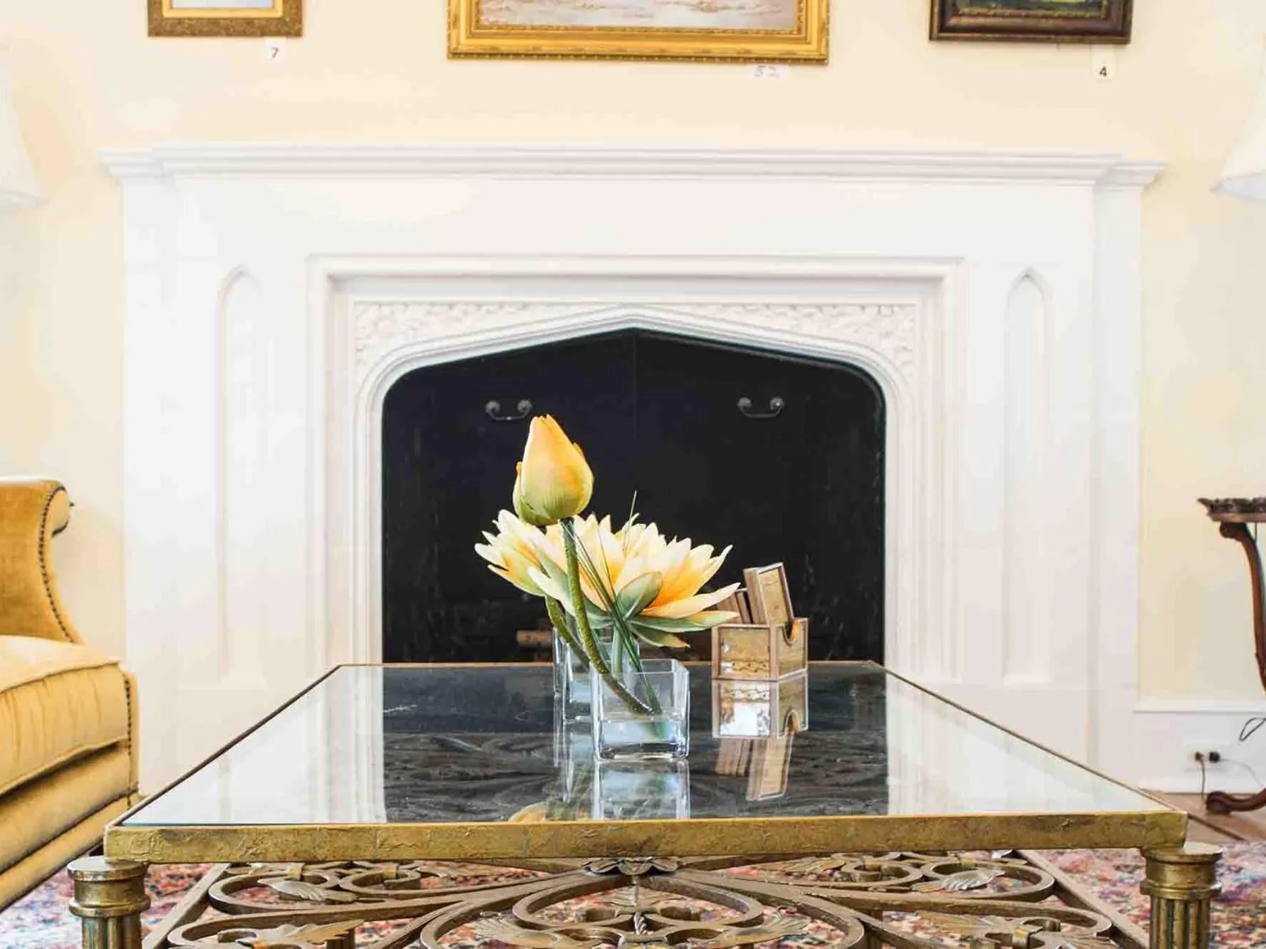 Living room in The Manor on Front