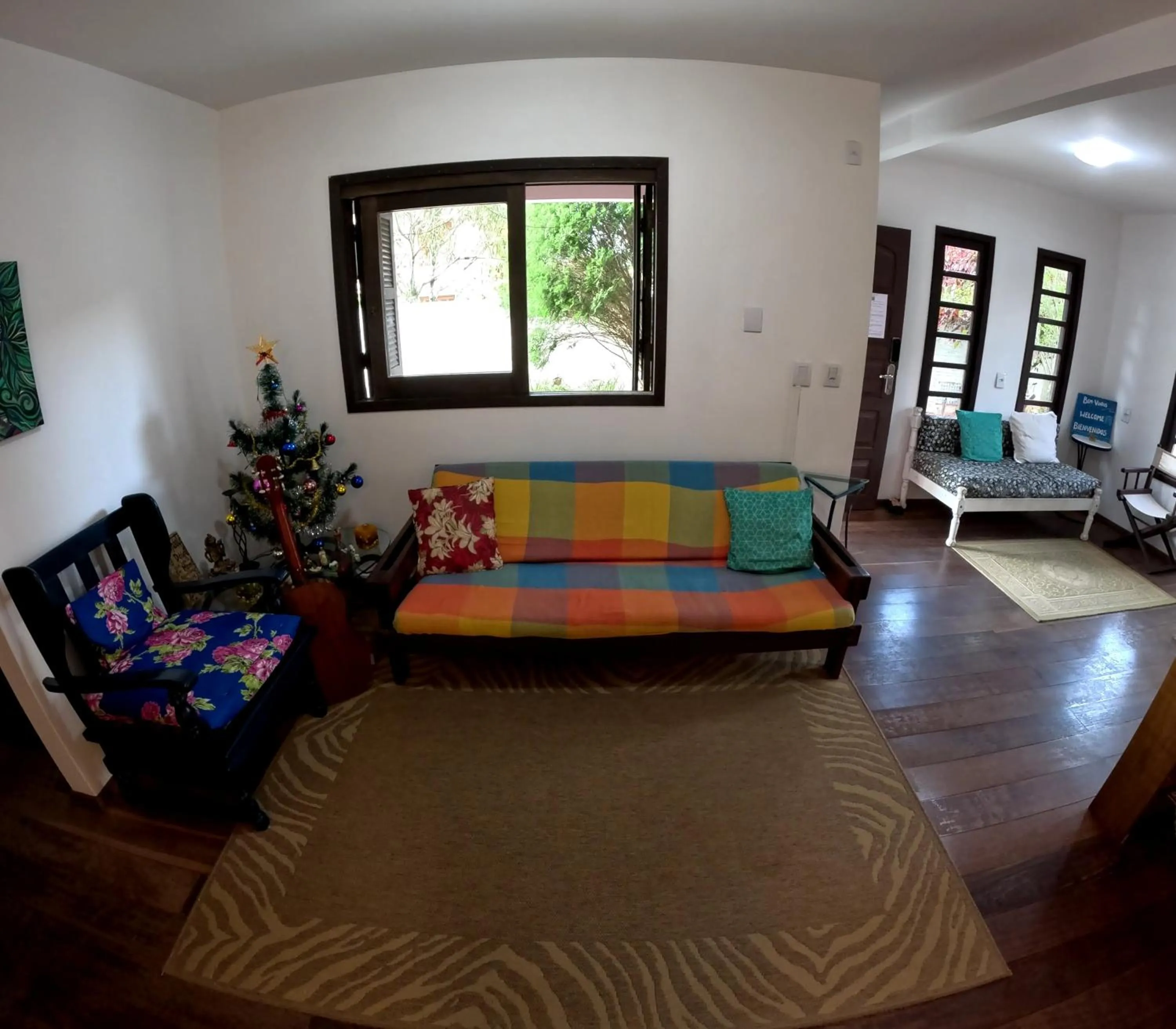 Living room, Bed in Santinho Hostel