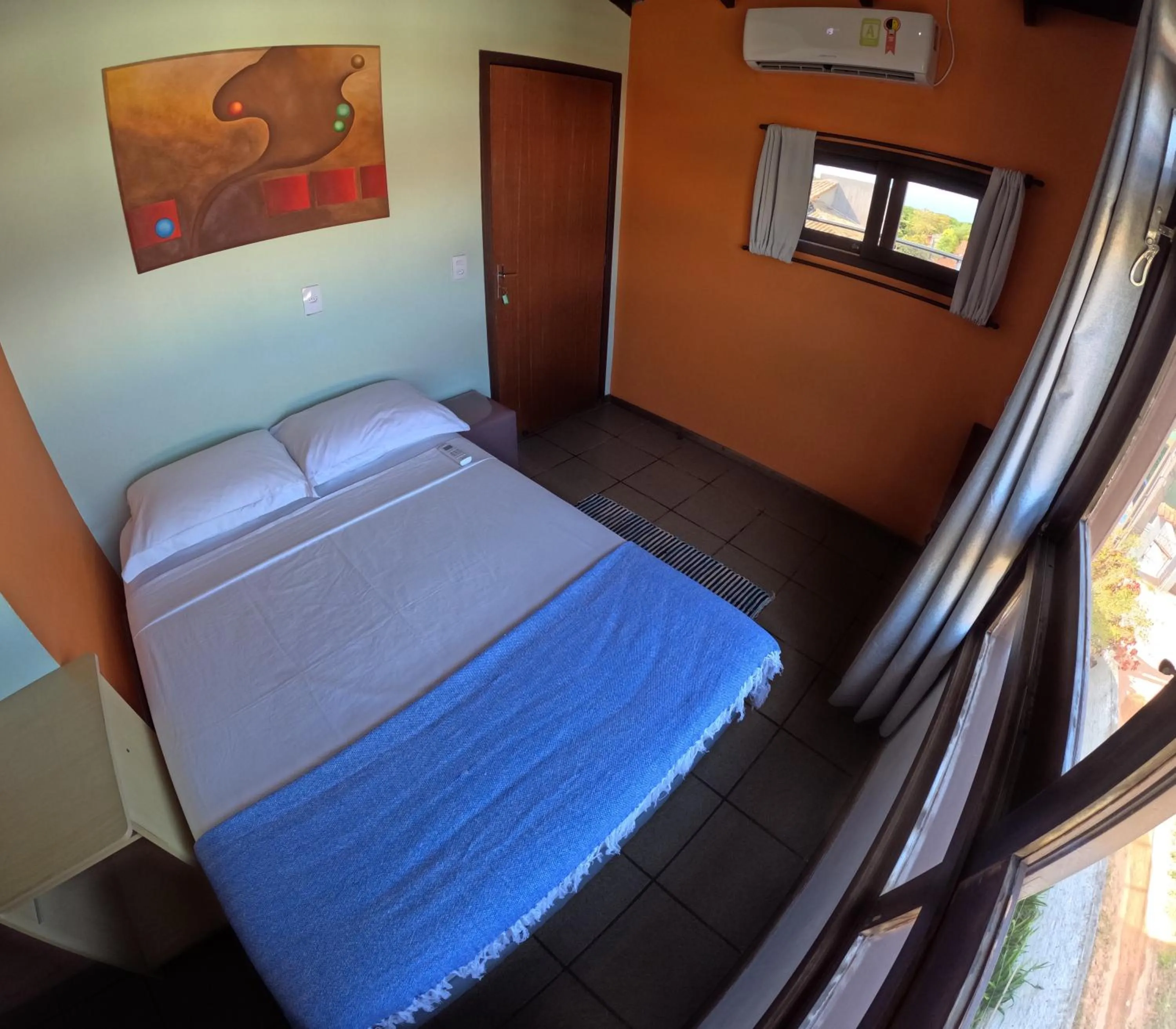 Double Room with Shared Bathroom in Santinho Hostel