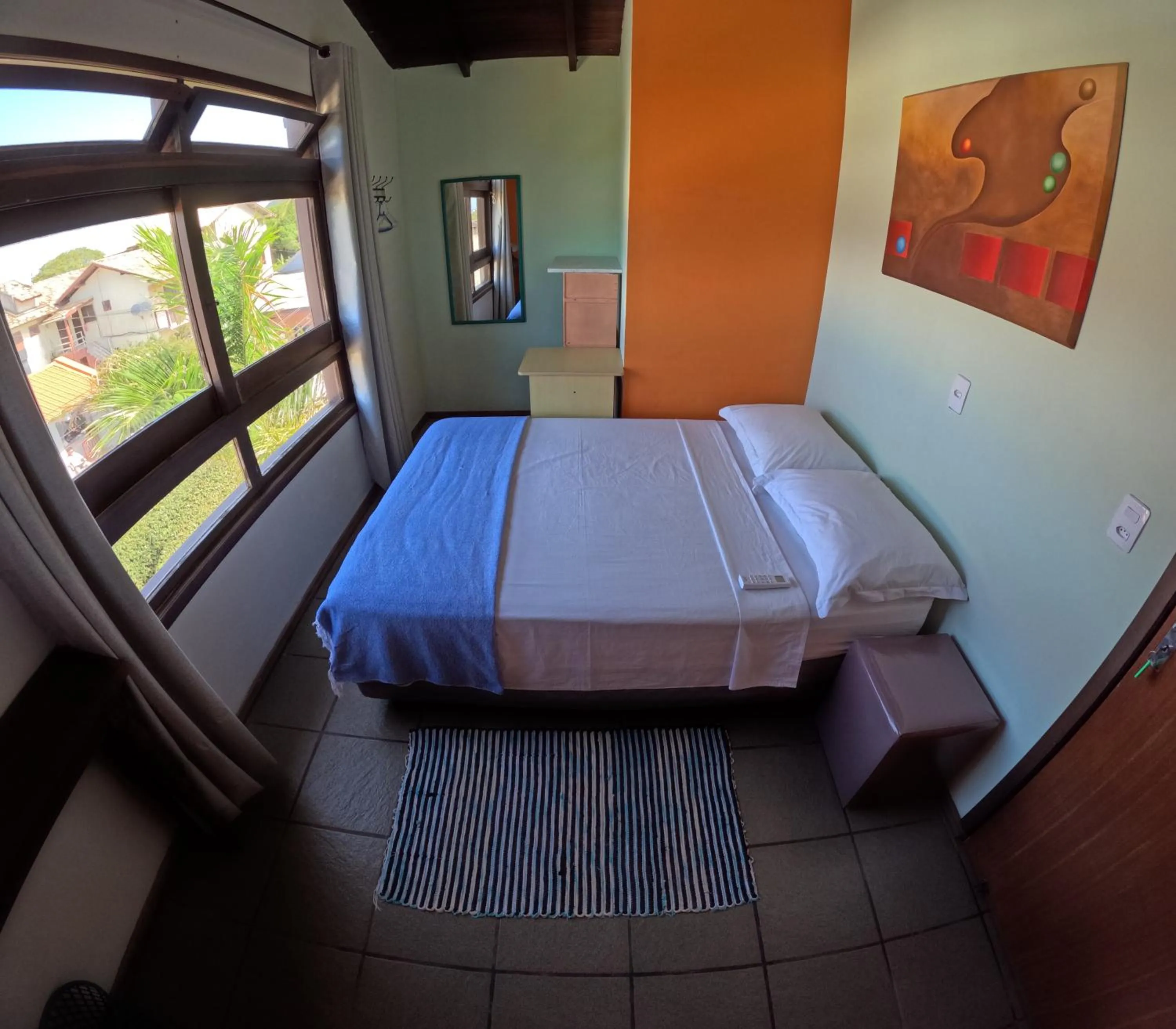 Double Room with Shared Bathroom in Santinho Hostel