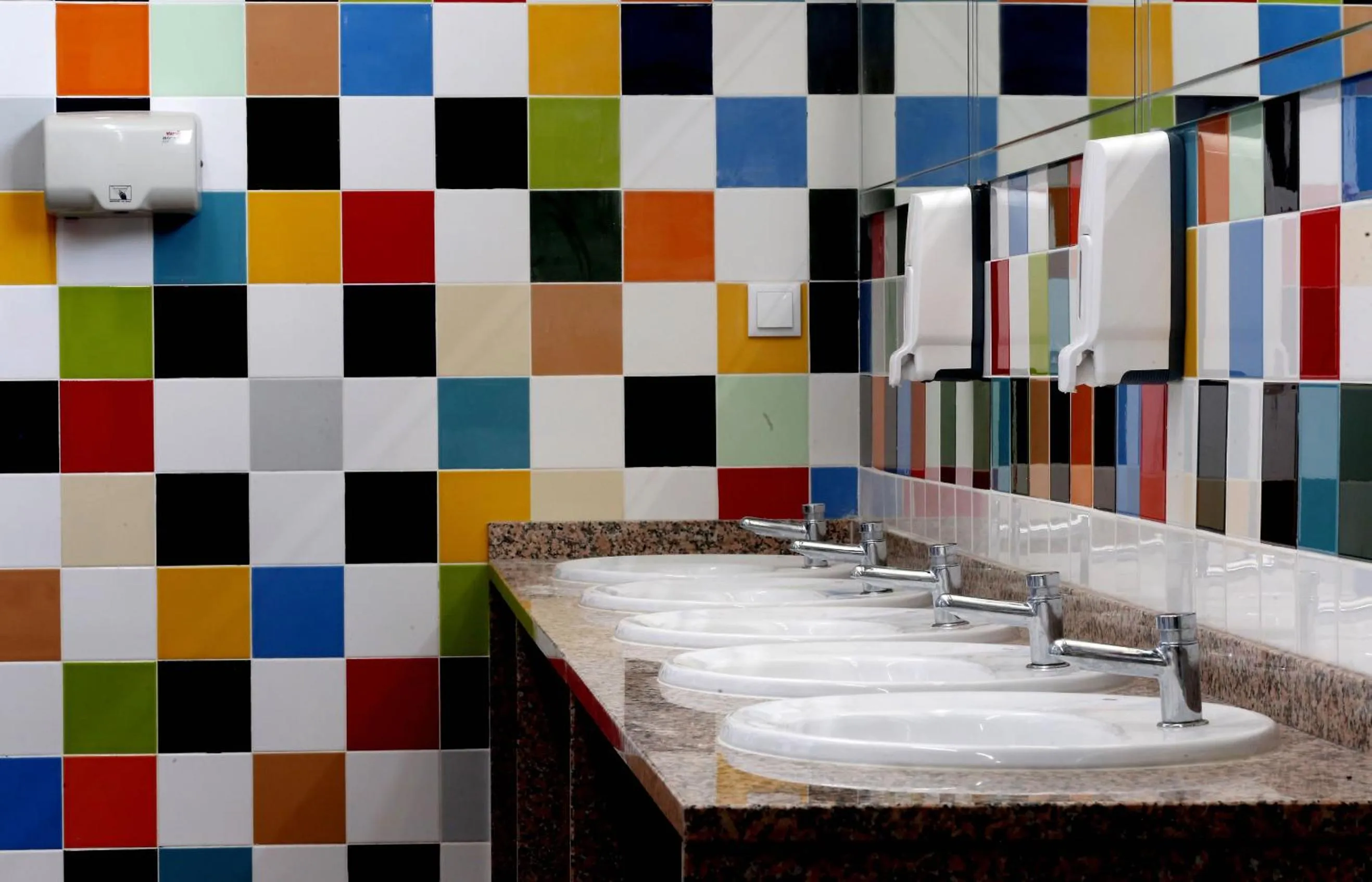 Shower in Sagres Sun Stay - Surf Camp & Hostel