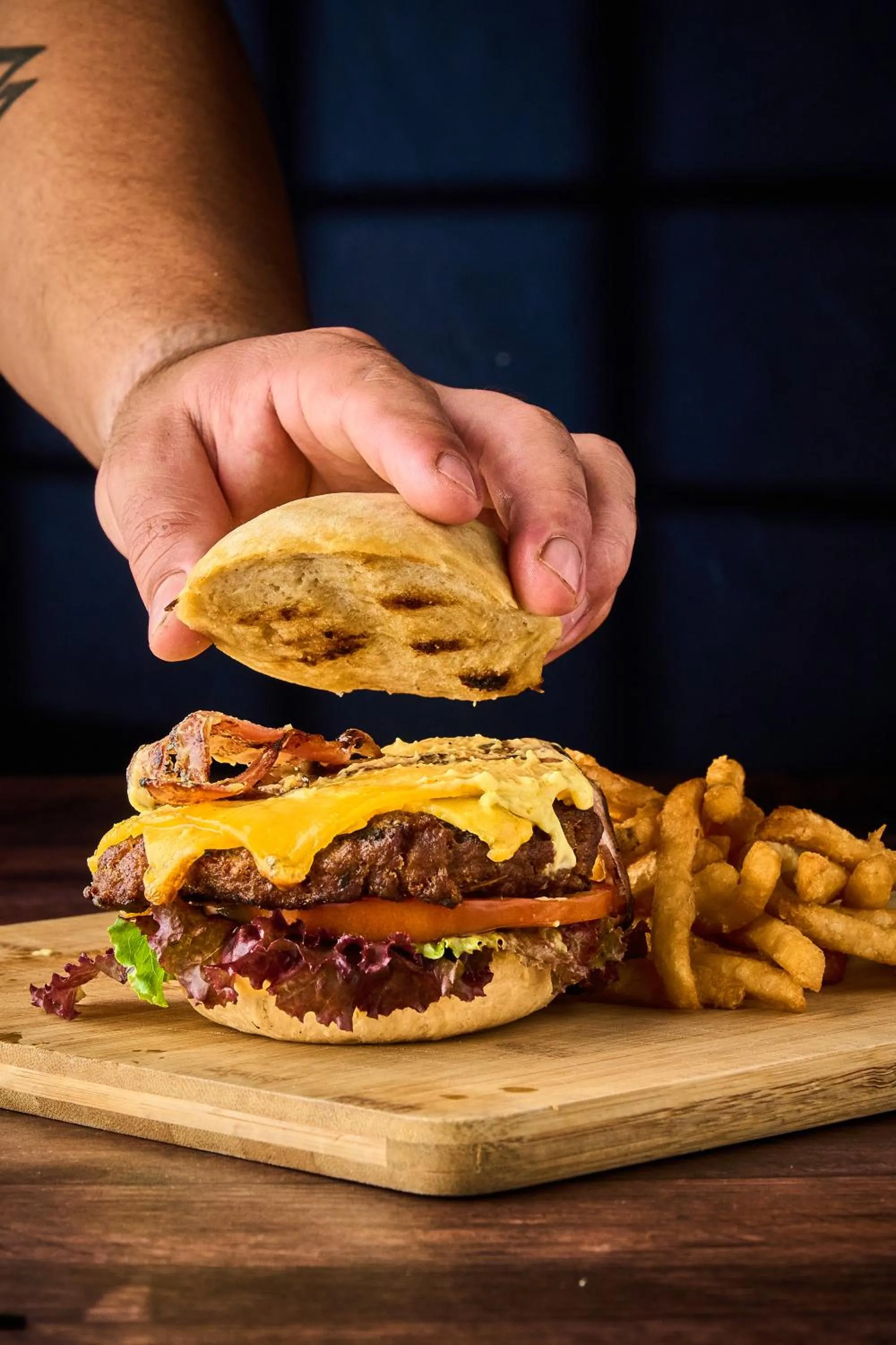 Restaurant/places to eat in Ficus Sunset Suites