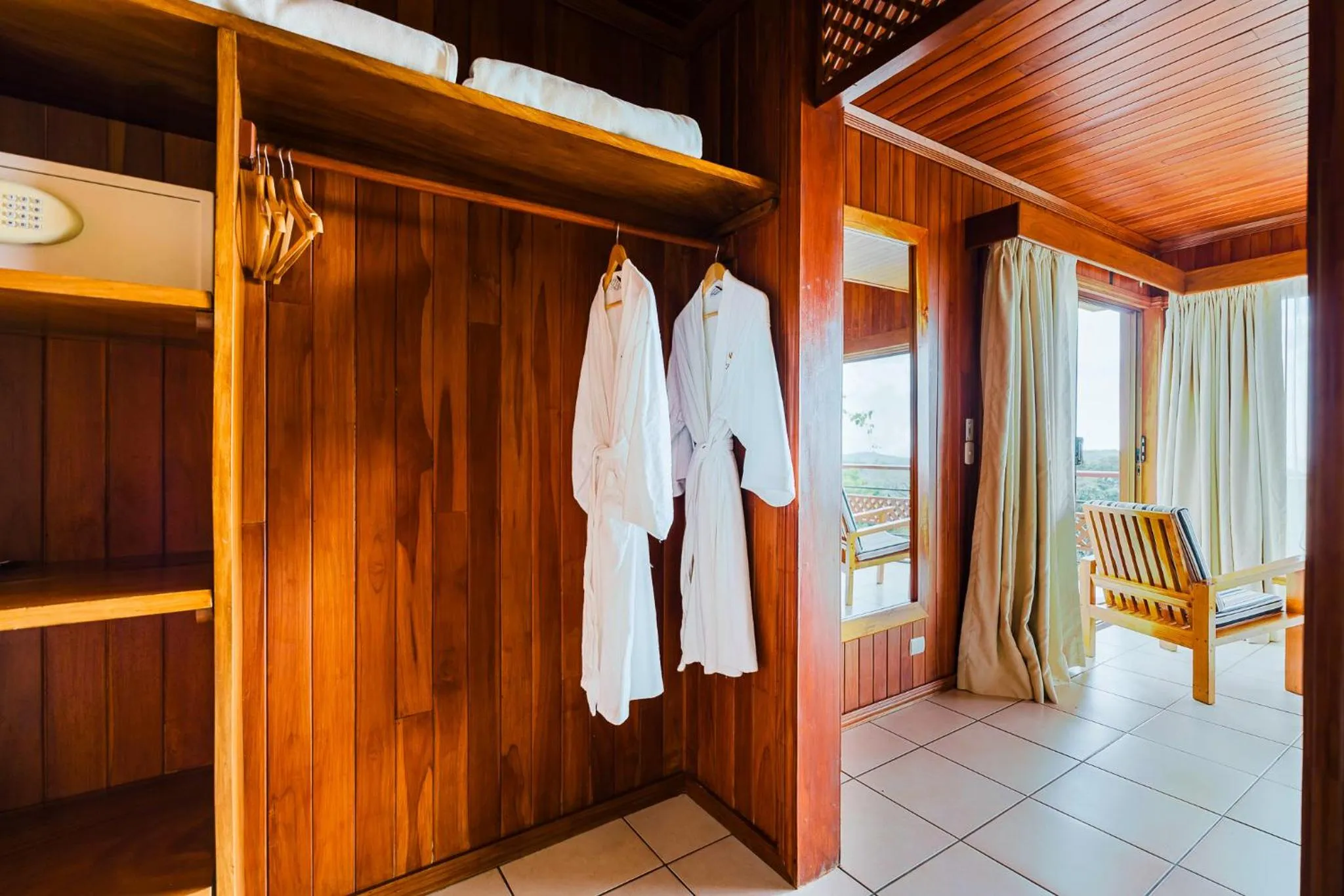 Property building in Ficus Sunset Suites