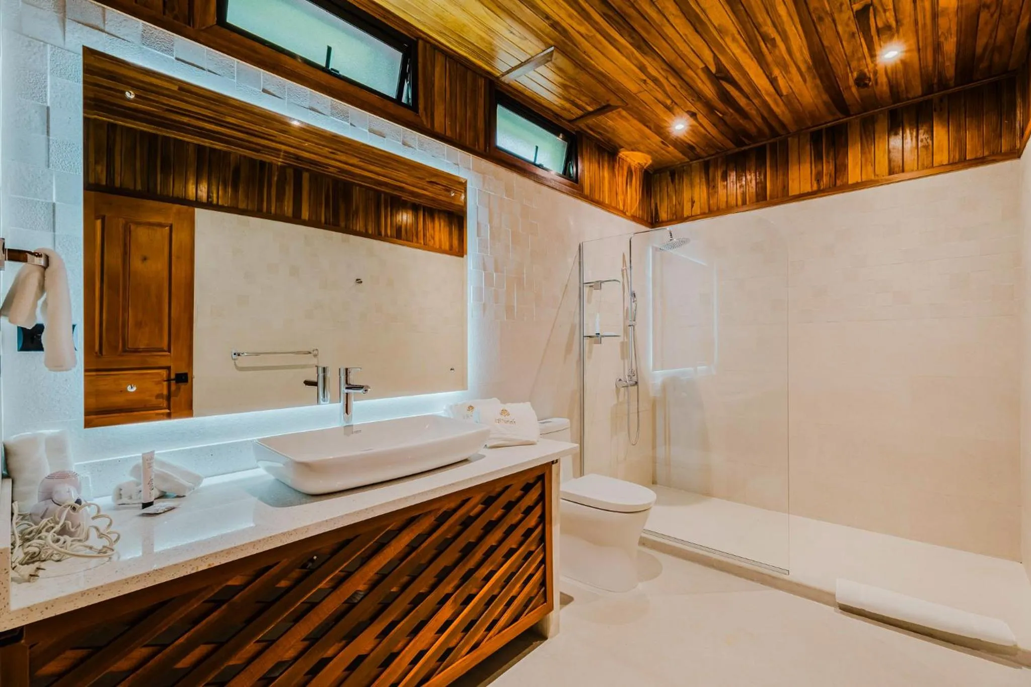 Bathroom in Hotel Heliconia - Monteverde