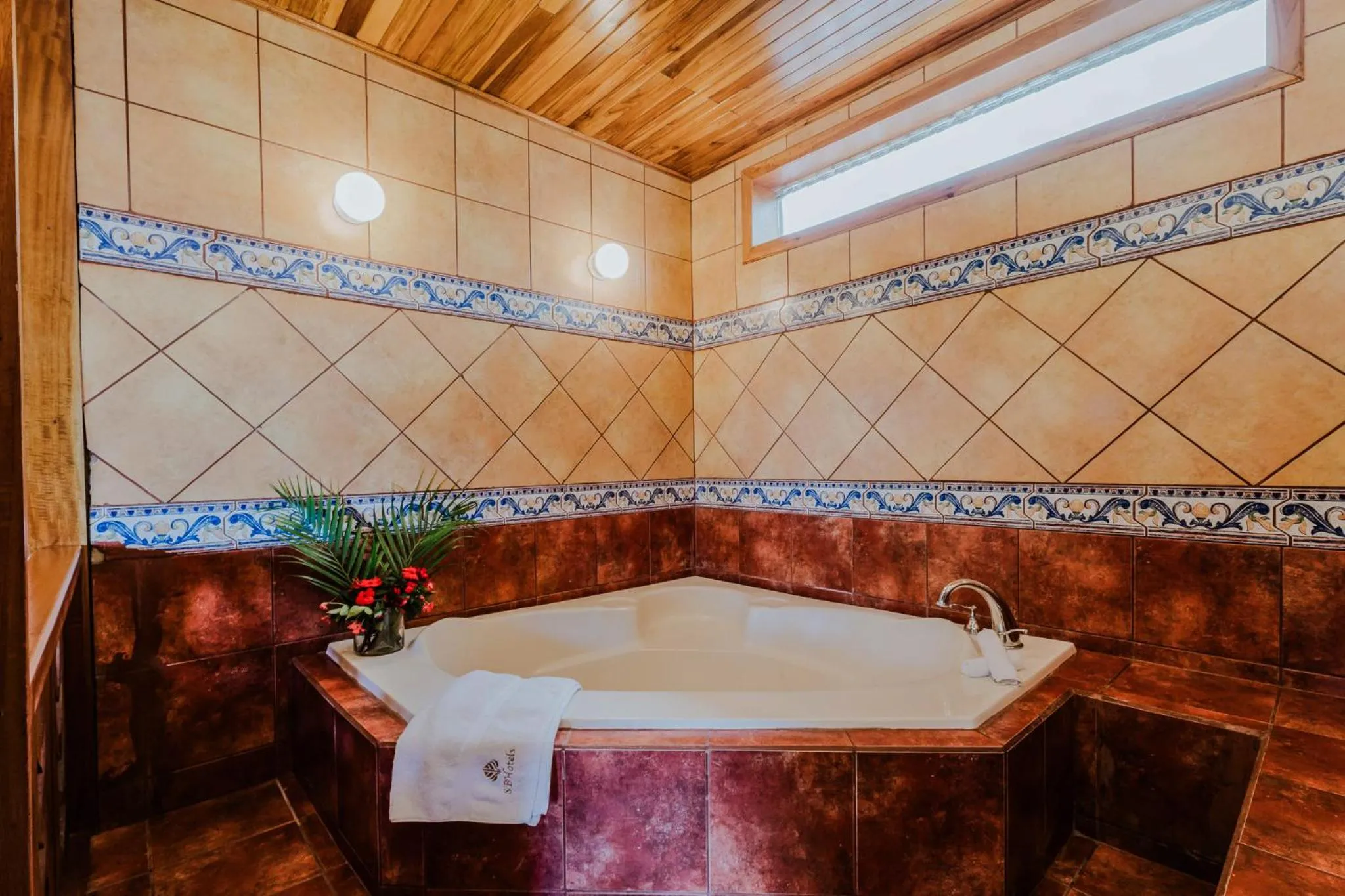 Shower in Hotel Heliconia - Monteverde