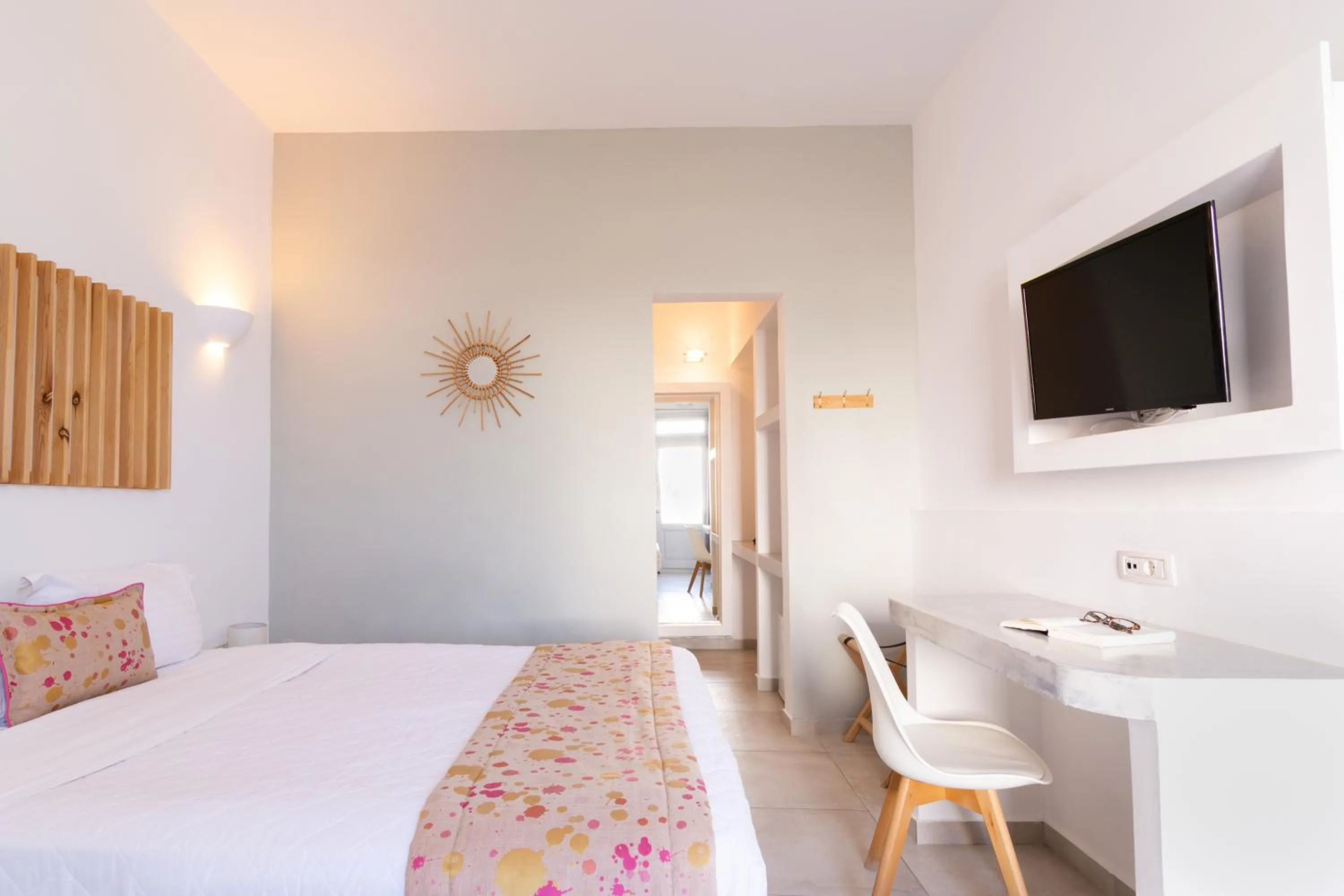 Bedroom, Bed in Sunset Faros