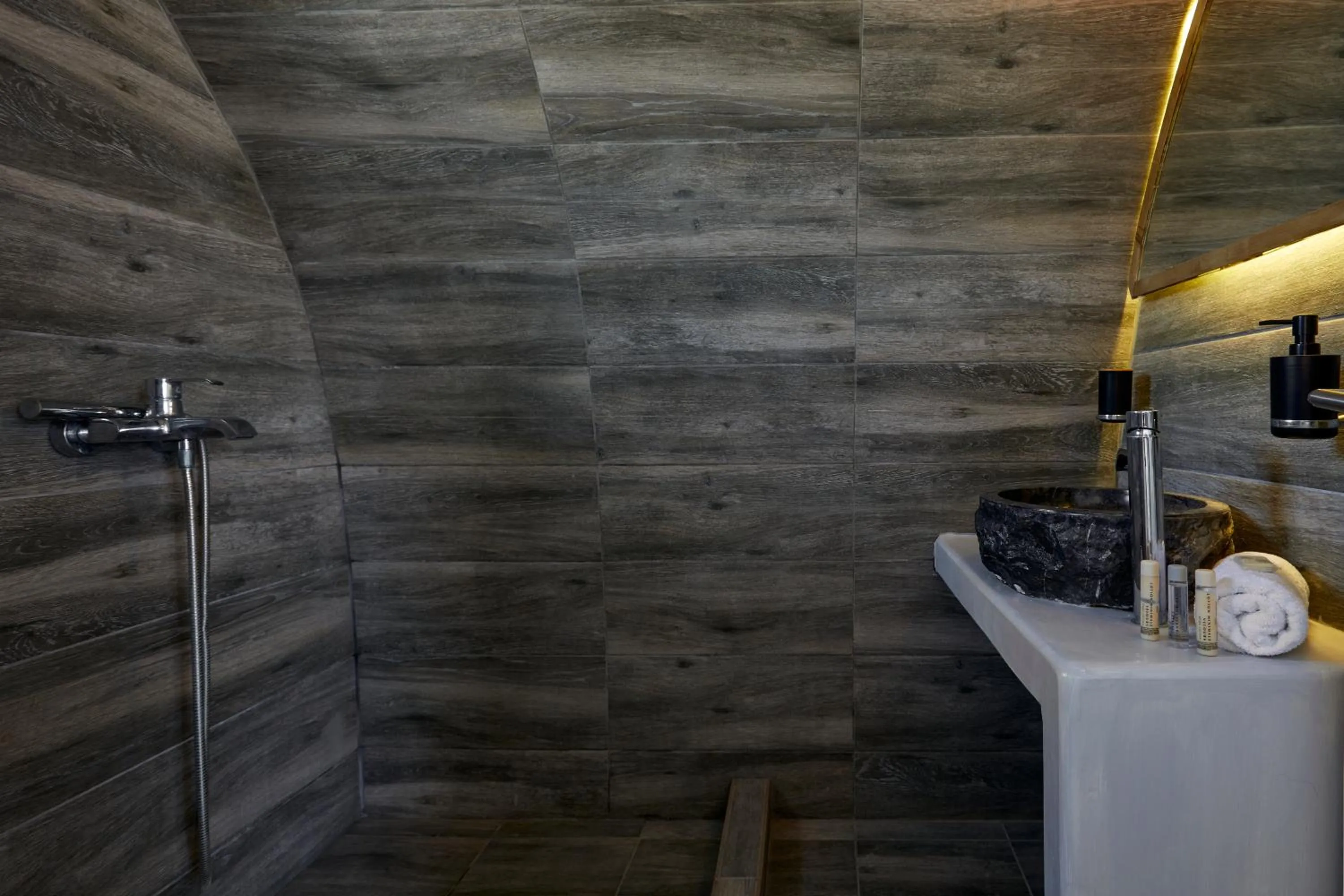 Bathroom in Sunset Faros