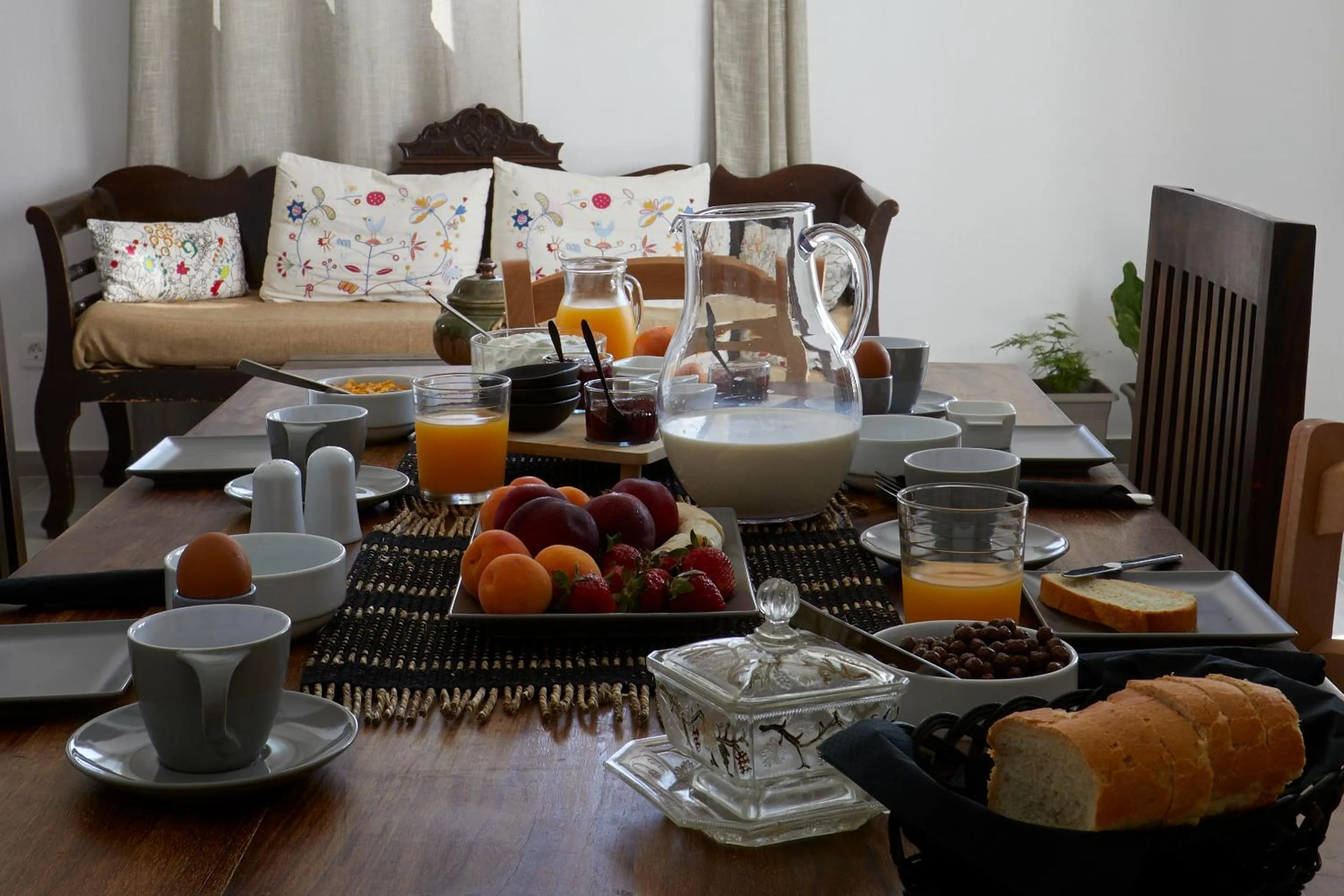 Breakfast in Sunset Faros