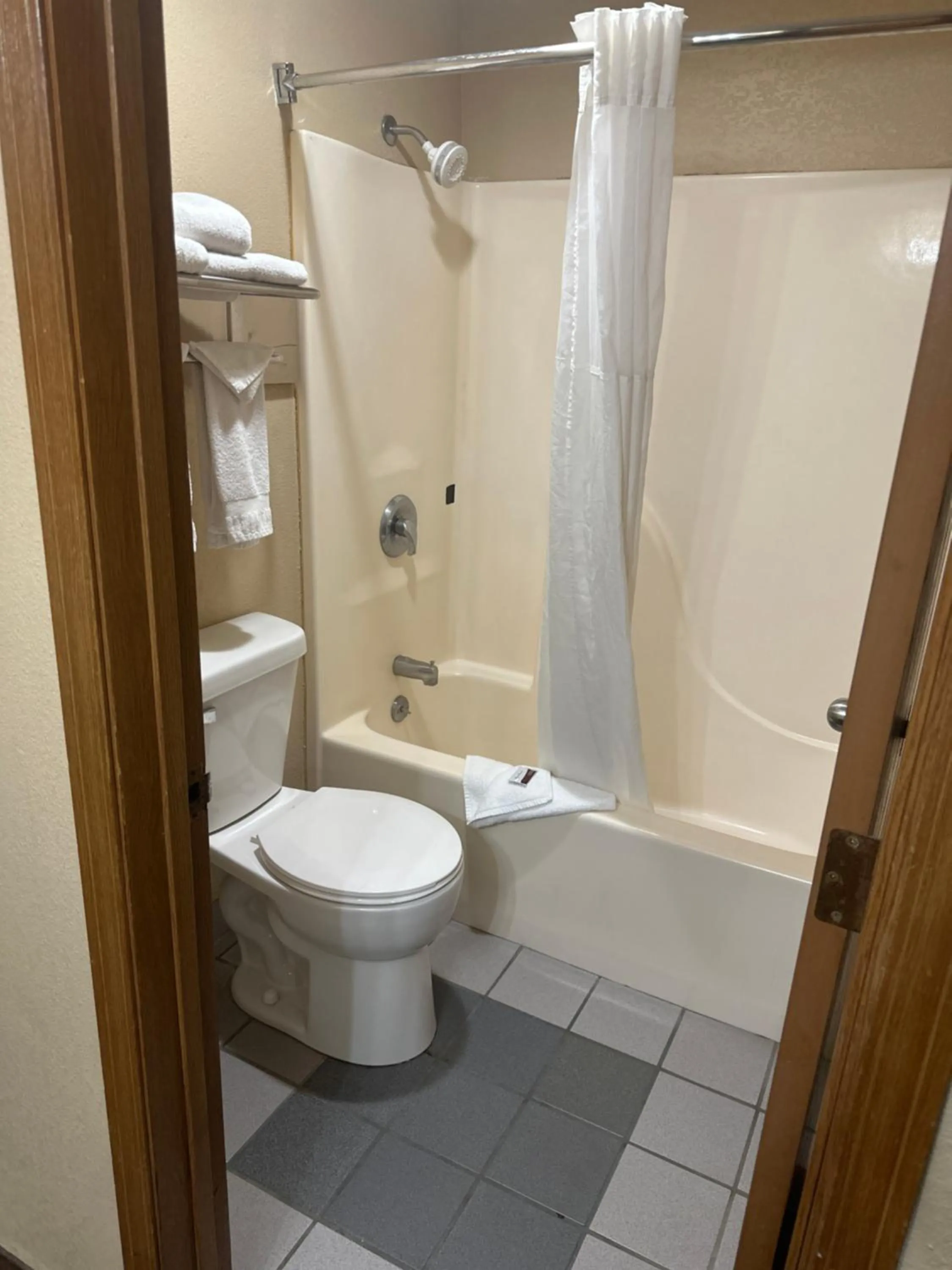 Shower in Eco-Lux Inn Norfolk