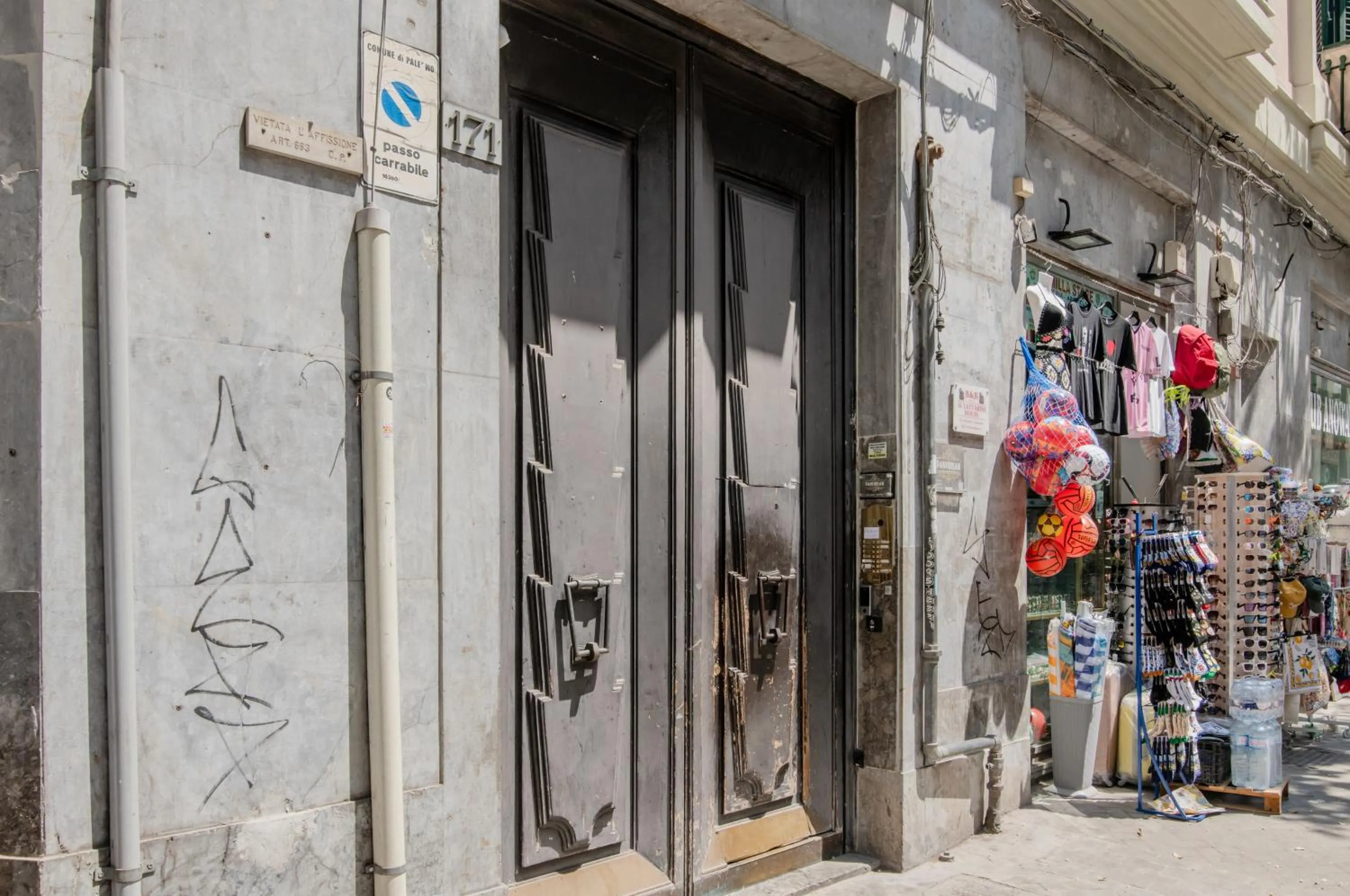 Facade/entrance in Panurban Rooms by Wonderful Italy