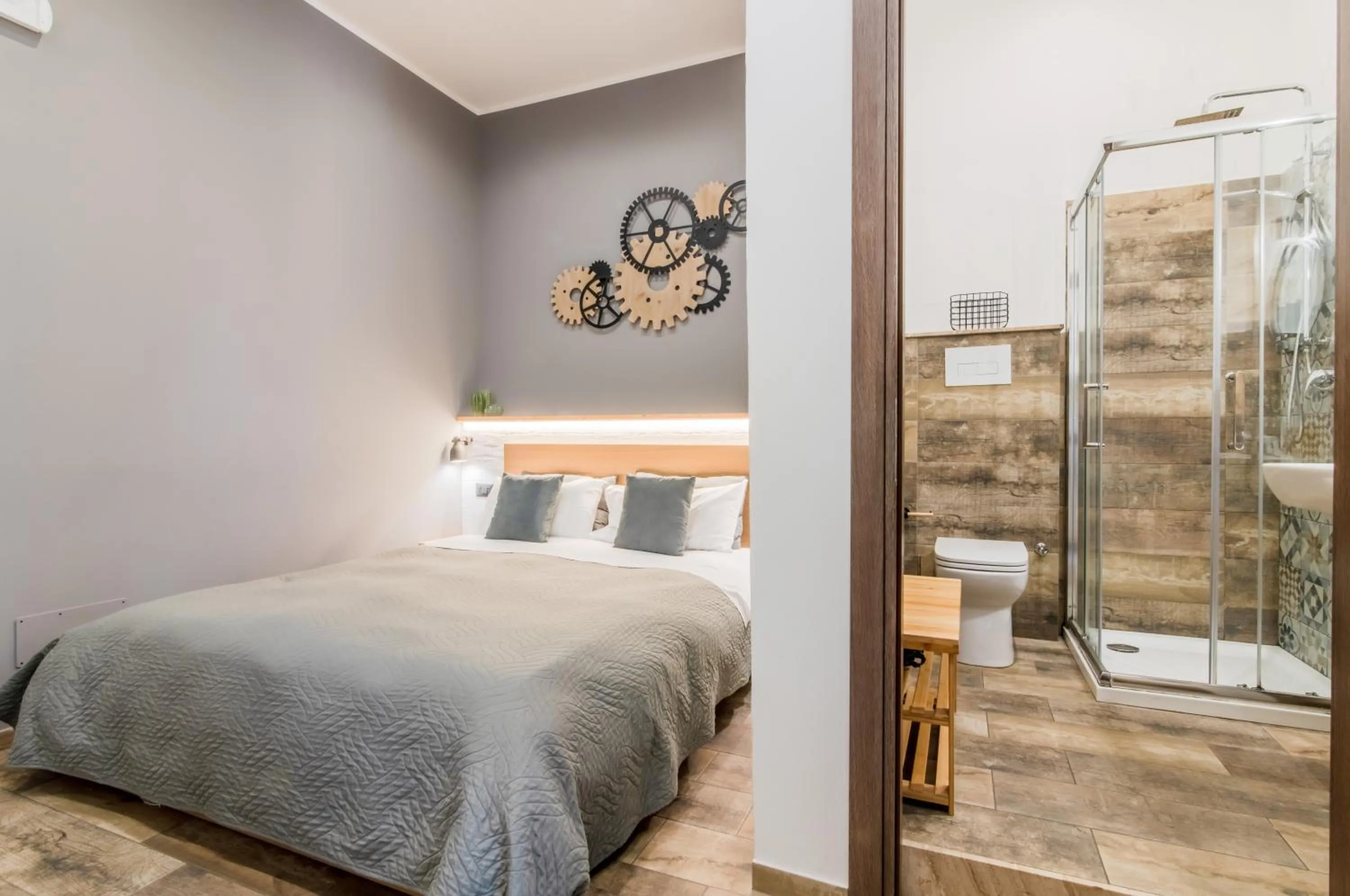 Bathroom, Bed in Panurban Rooms by Wonderful Italy