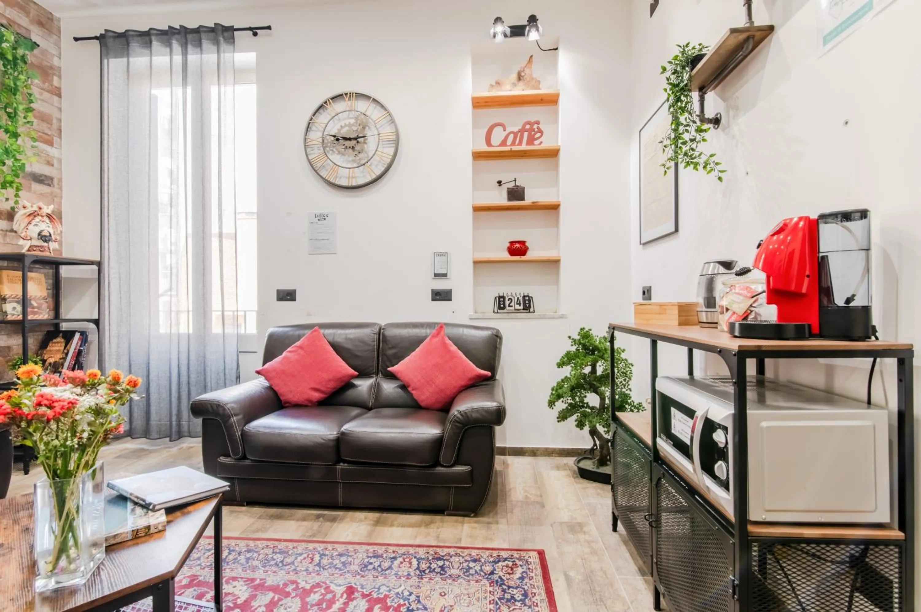 Communal lounge/ TV room in Panurban Rooms by Wonderful Italy