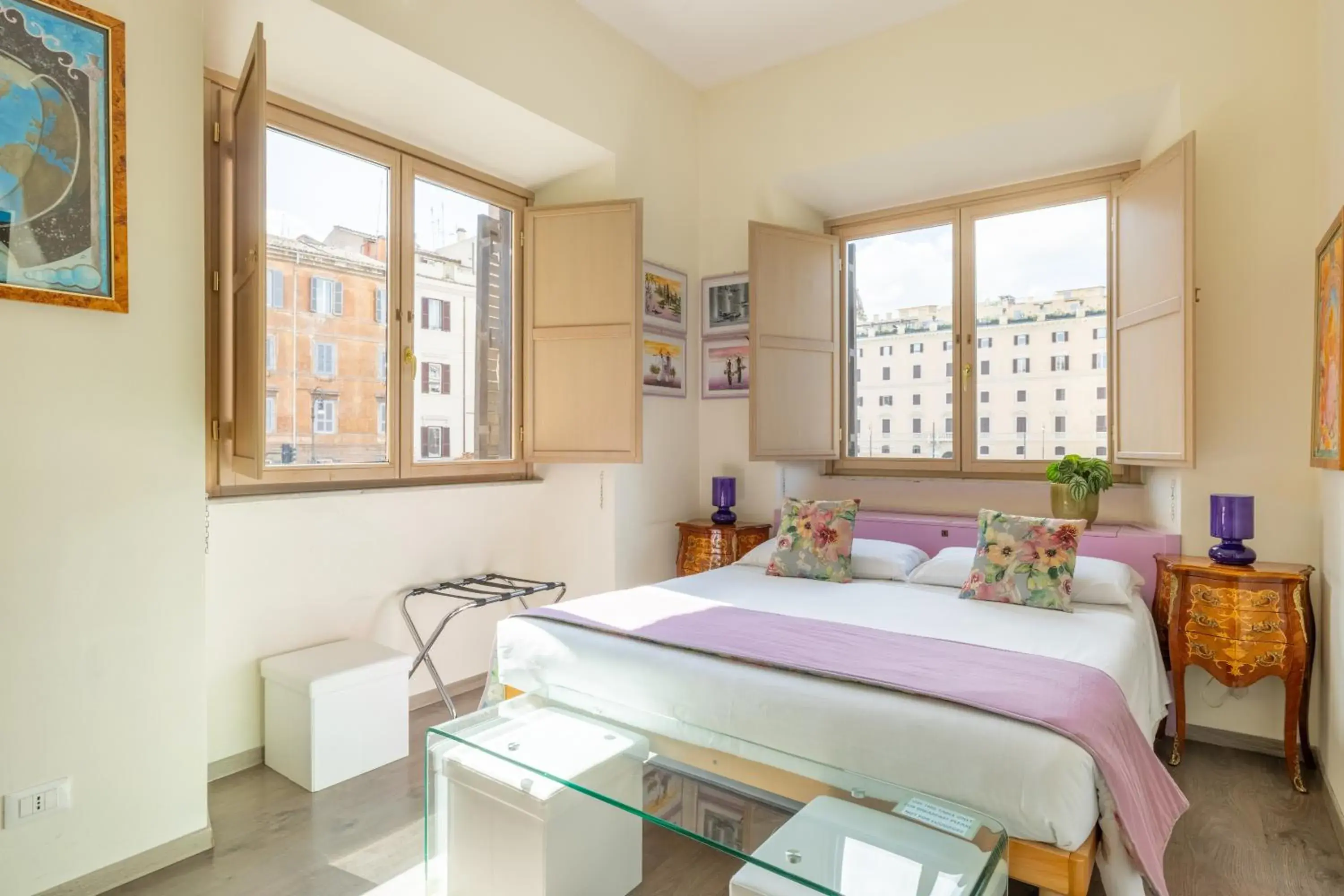 Bed in Temple View FCollection Superior Relais Bed in Temple View FCollection Superior Relais