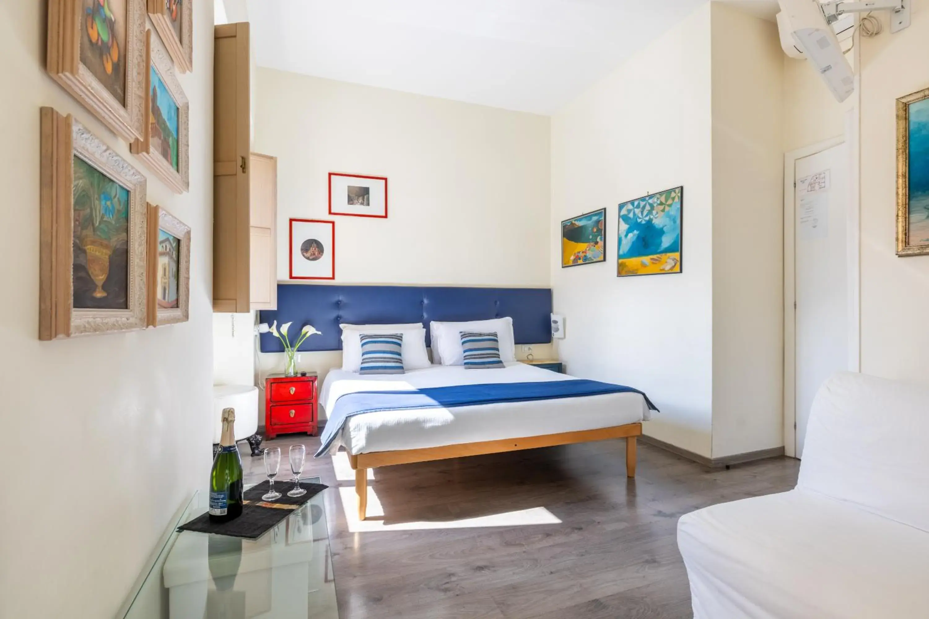 Bed in Temple View FCollection Superior Relais Bed in Temple View FCollection Superior Relais