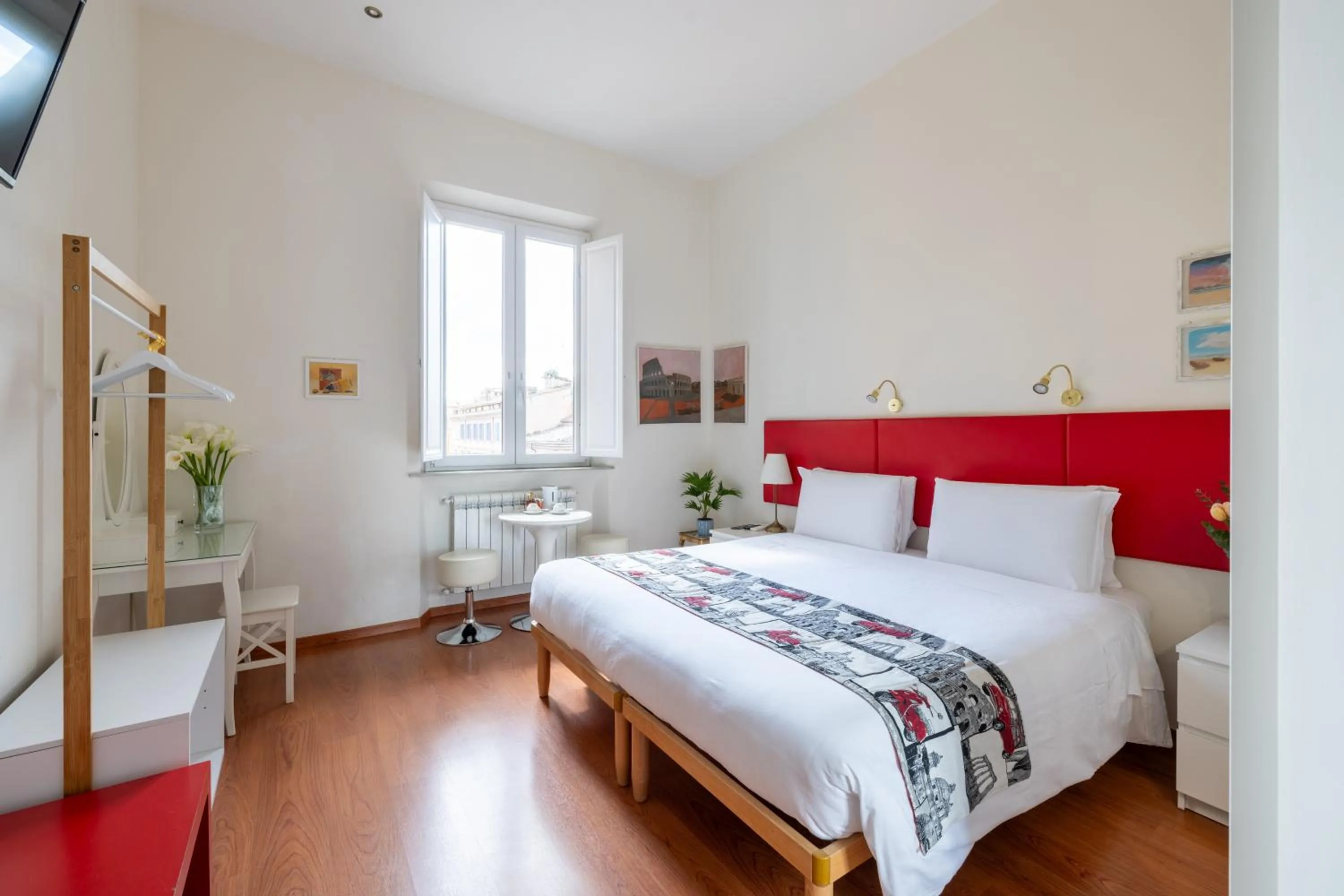 Bedroom, Bed in Temple View FCollection Superior Relais