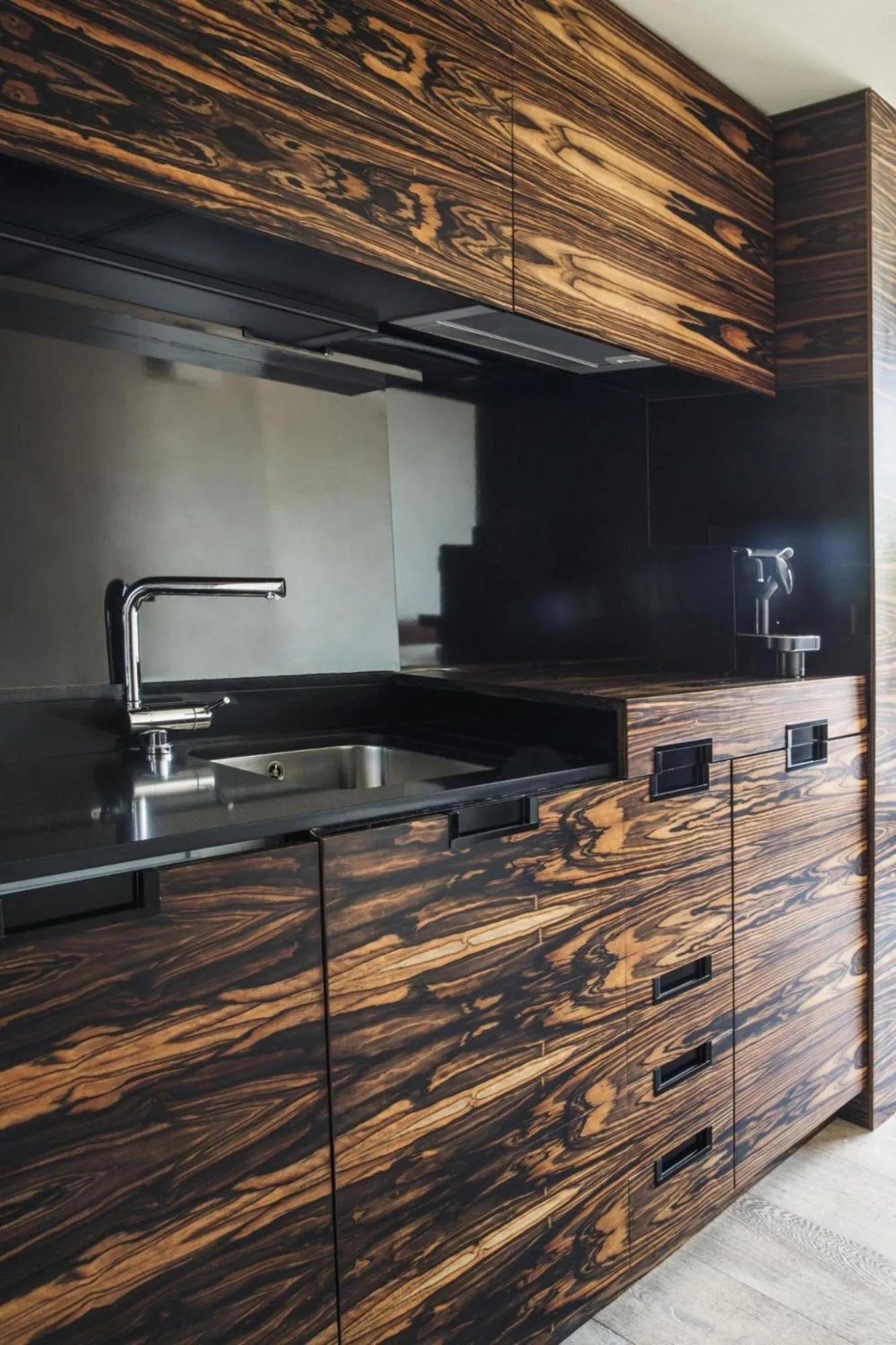 Kitchen or kitchenette in Aparthotel Arai 4* Superior