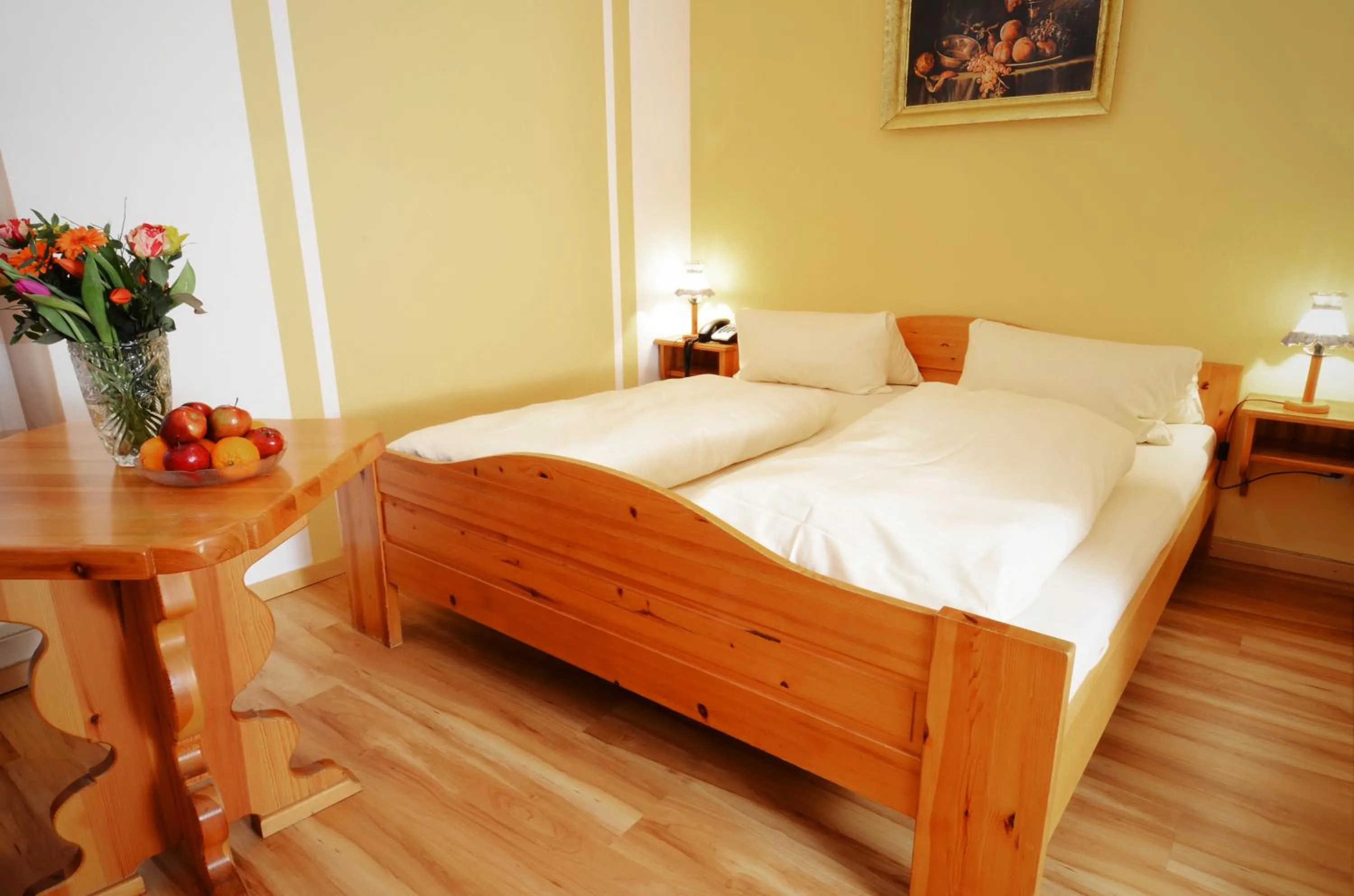 View (from property/room), Bed in Tutzinger Hof