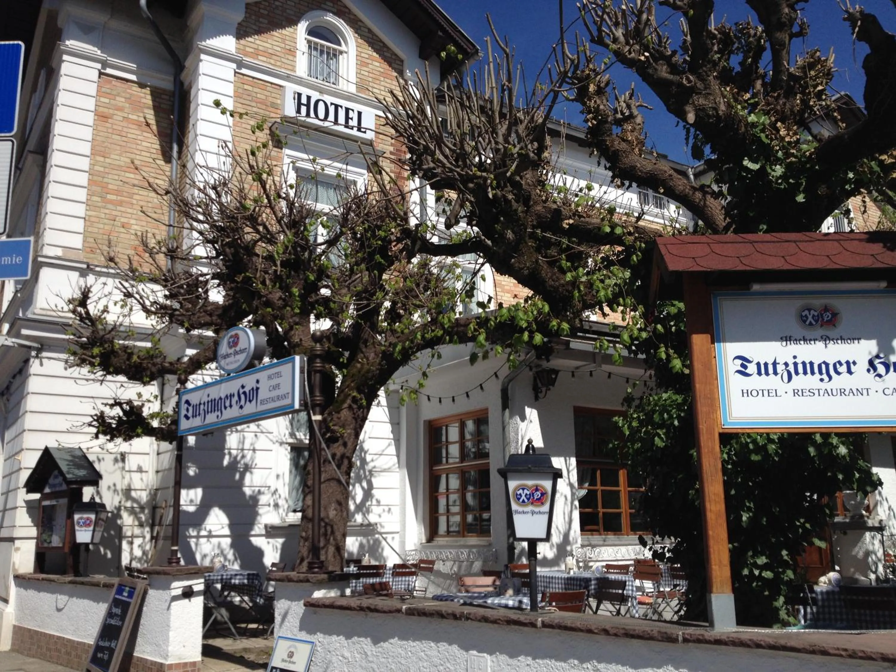 Facade/entrance in Tutzinger Hof