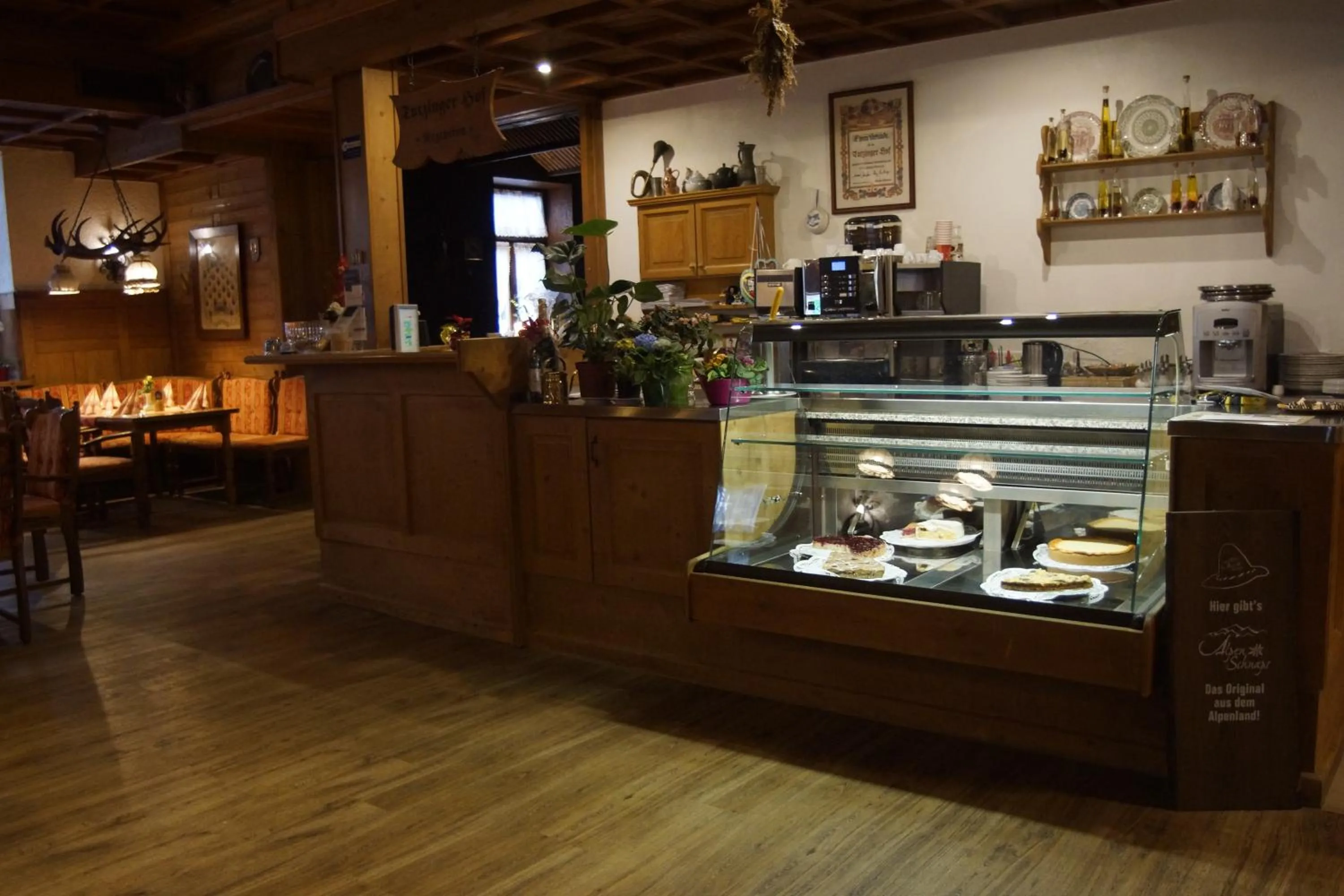 Restaurant/places to eat in Tutzinger Hof