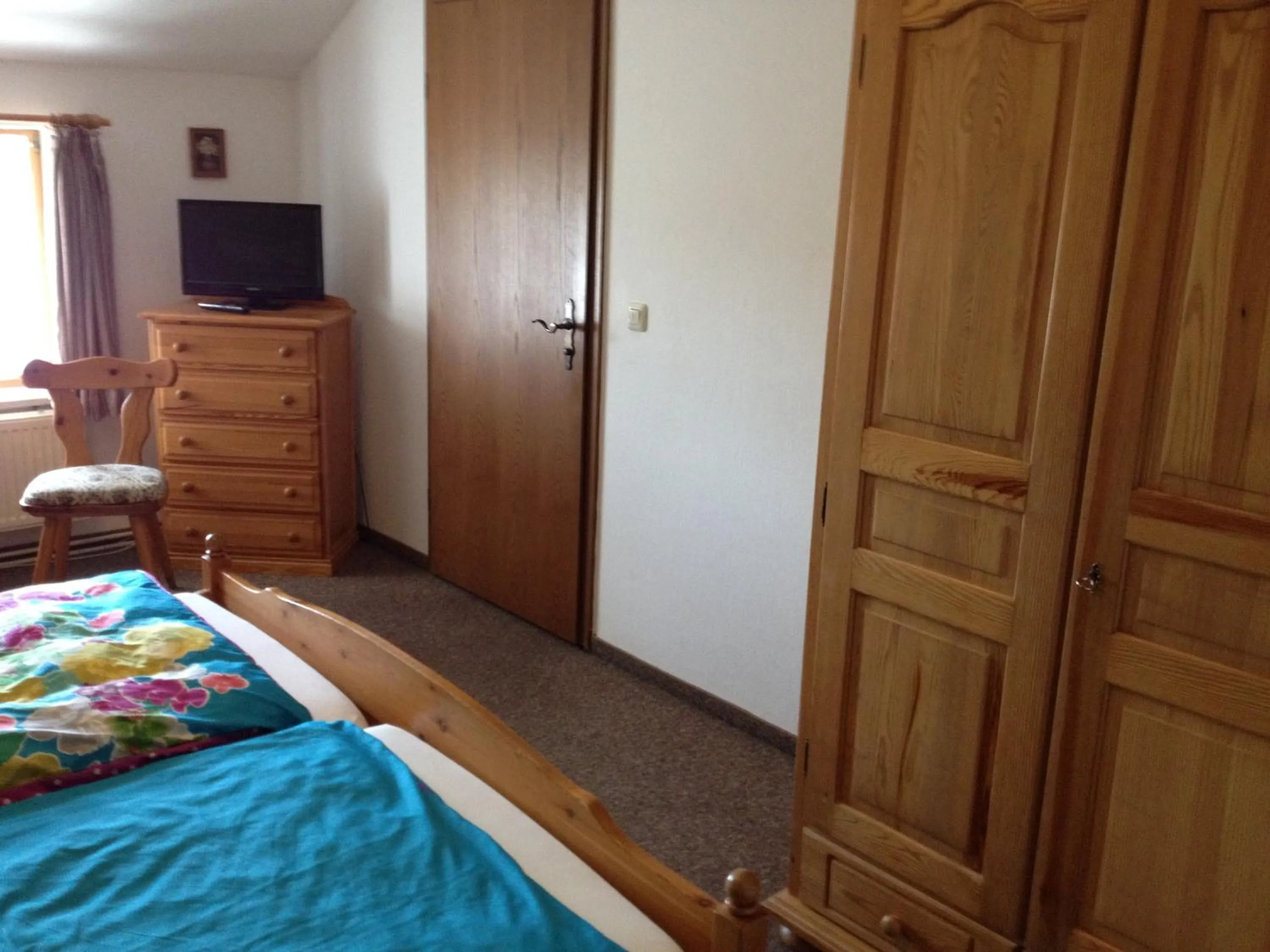 Bedroom, Bed in Tutzinger Hof