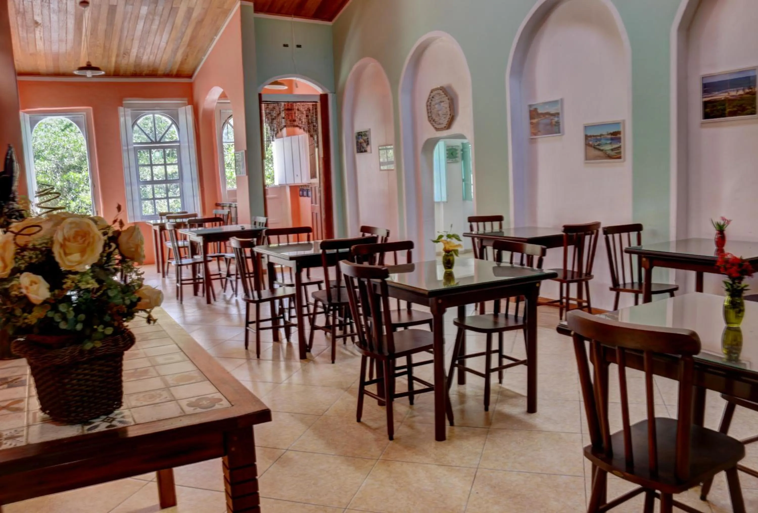 Restaurant/places to eat in Porto Bahia Hotel