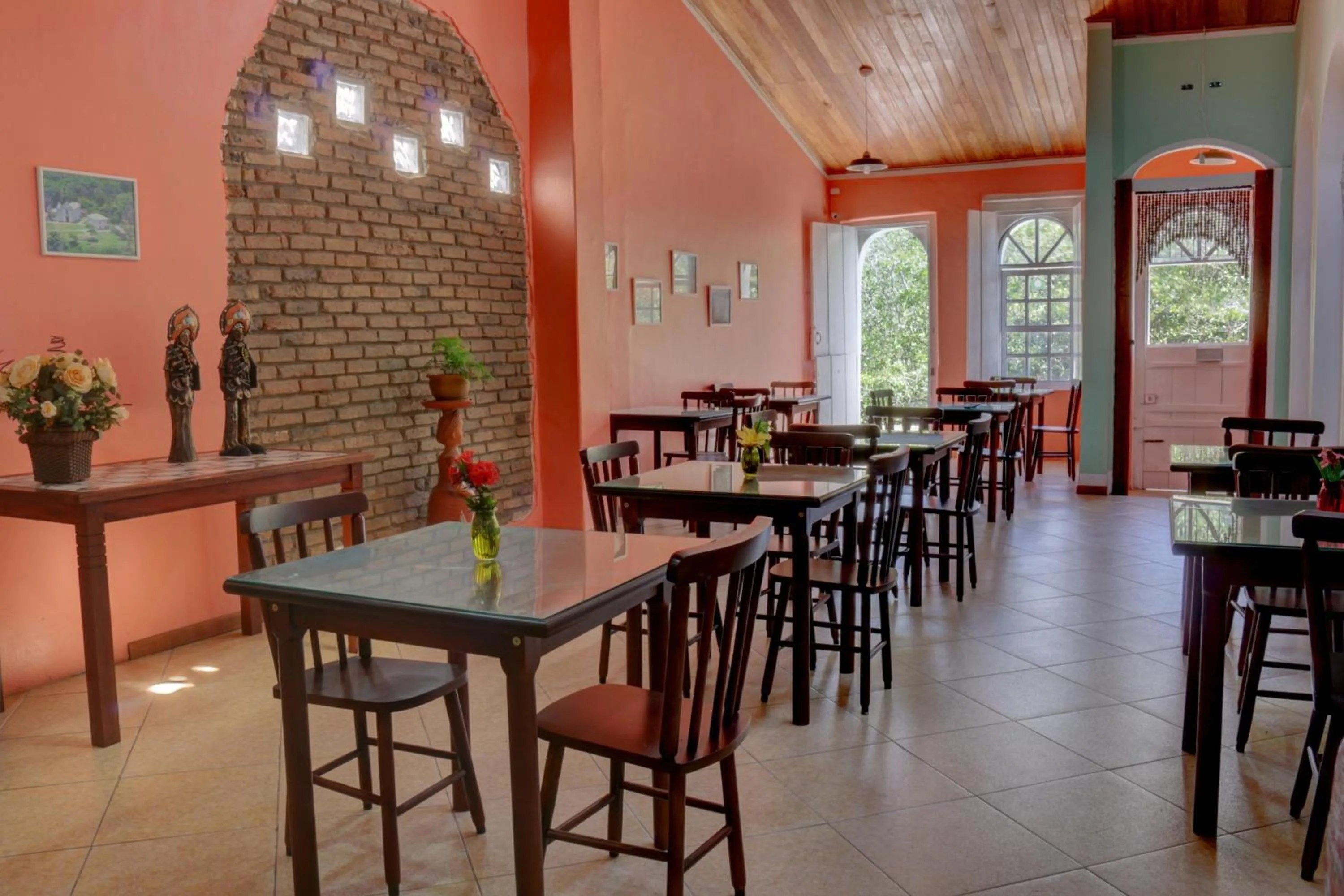 Restaurant/places to eat in Porto Bahia Hotel