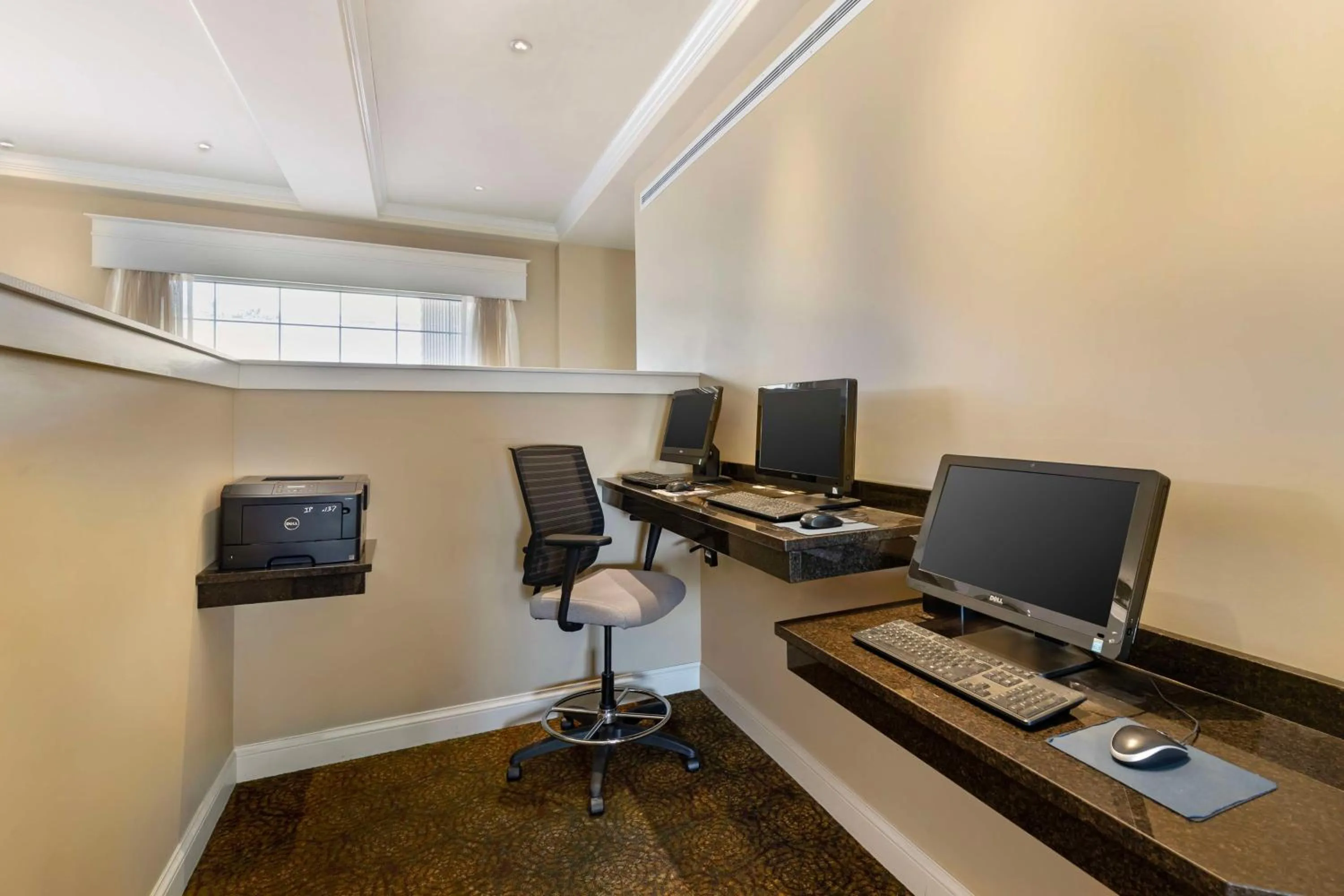 Business facilities in Best Western Plus Longbranch Hotel & Convention Center