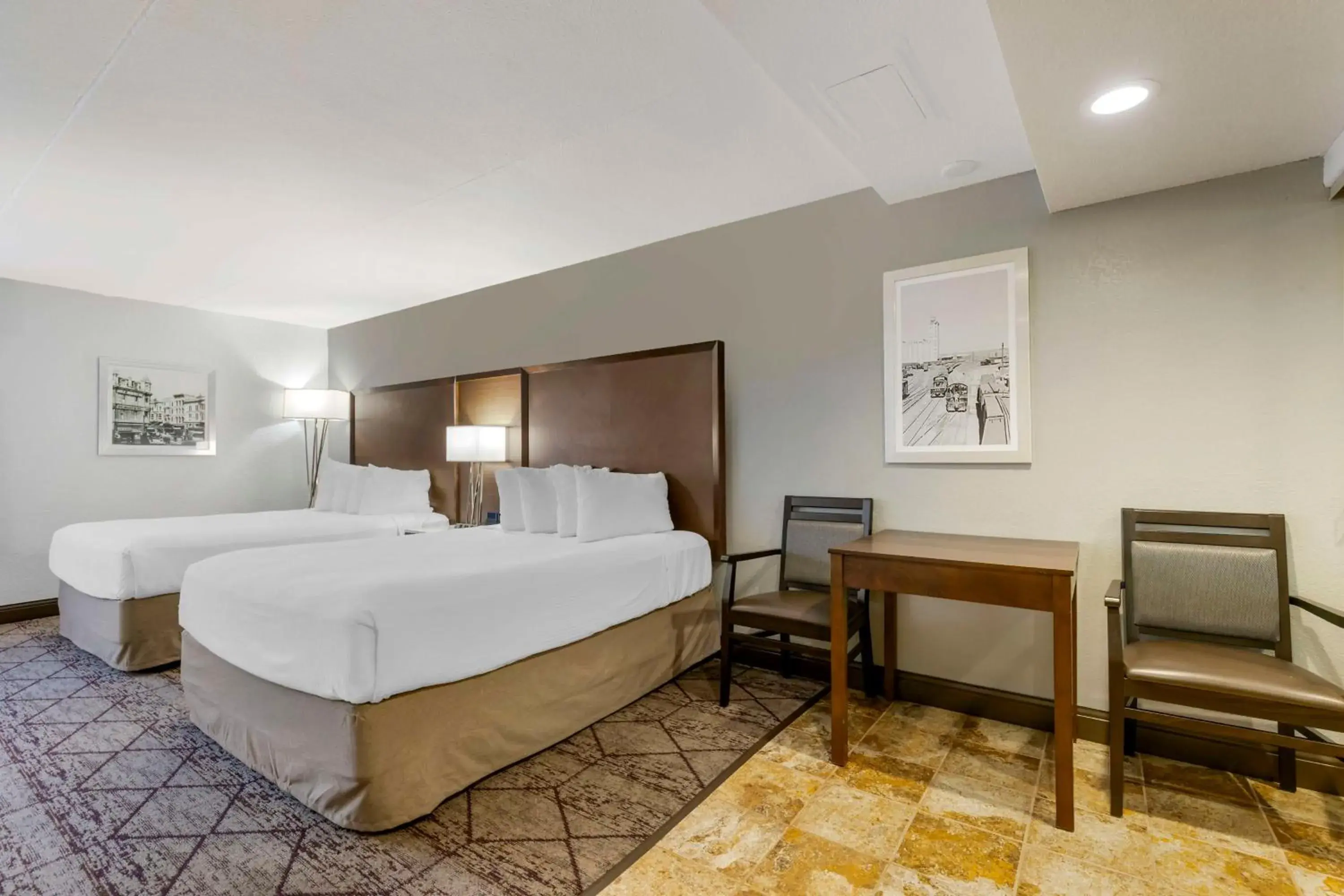 Queen Room with Two Queen Beds and Walk-In Shower - Mobility Accessible in Best Western Plus Longbranch Hotel & Convention Center Queen Room with Two Queen Beds and Walk-In Shower - Mobility Accessible in Best Western Plus Longbranch Hotel & Convention Center