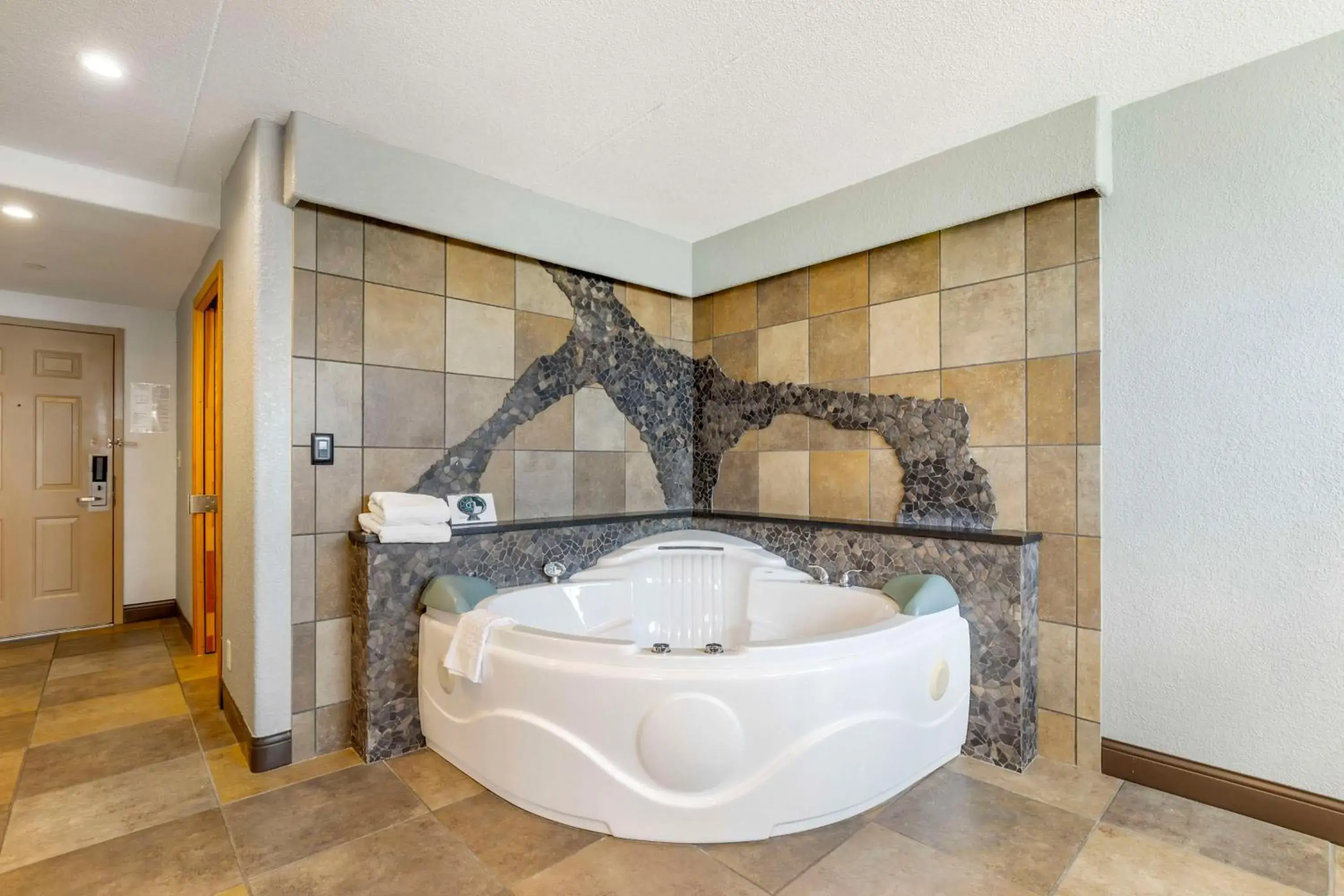 Deluxe King Suite - Non Smoking in Best Western Plus Longbranch Hotel & Convention Center Deluxe King Suite - Non Smoking in Best Western Plus Longbranch Hotel & Convention Center