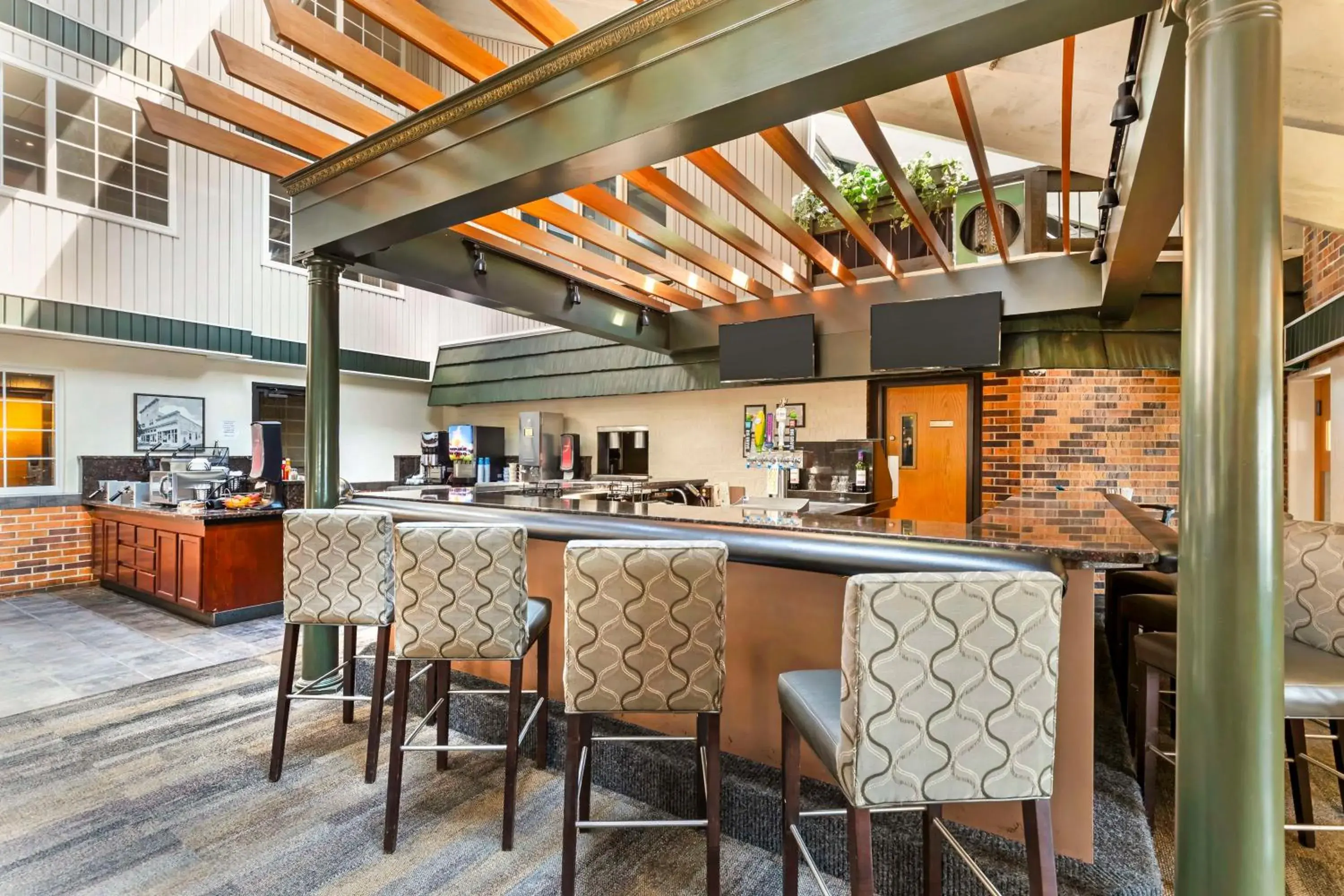 Property building in Best Western Plus Longbranch Hotel & Convention Center Property building in Best Western Plus Longbranch Hotel & Convention Center