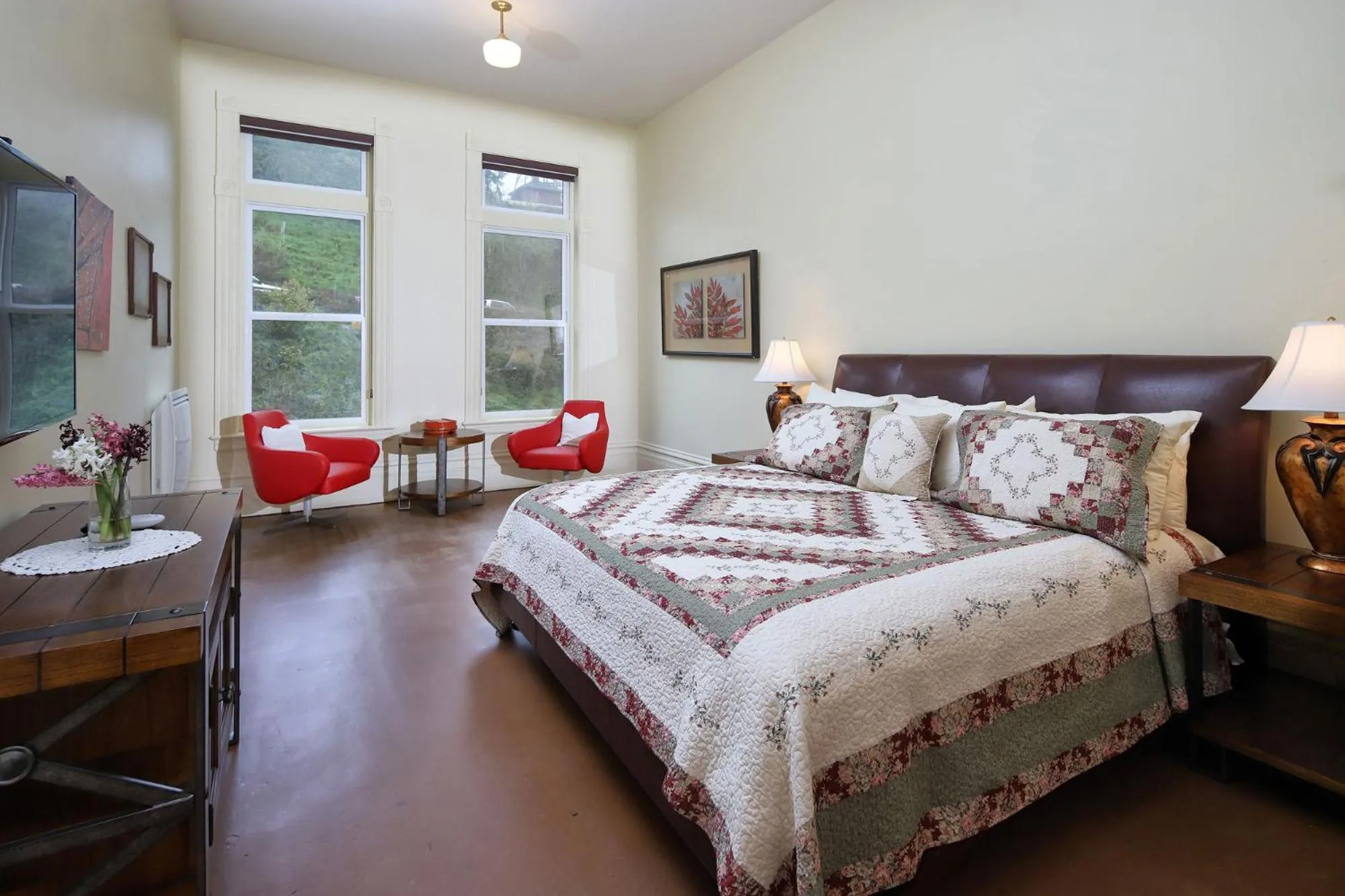 Bed in The Palace Hotel