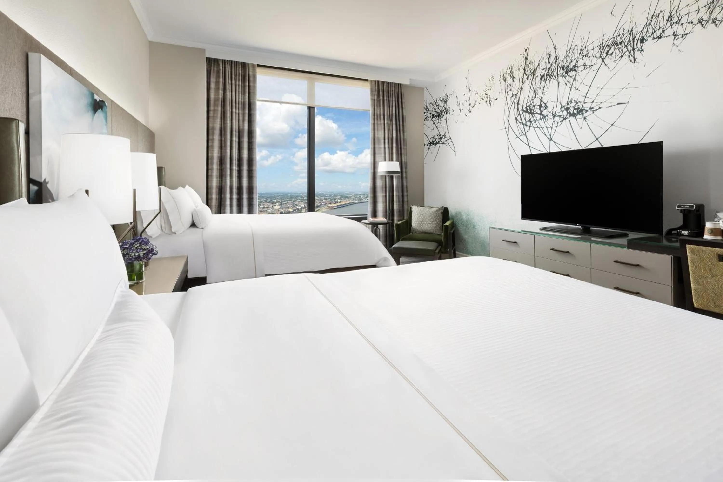 Photo of the whole room, Bed in The Westin New Orleans